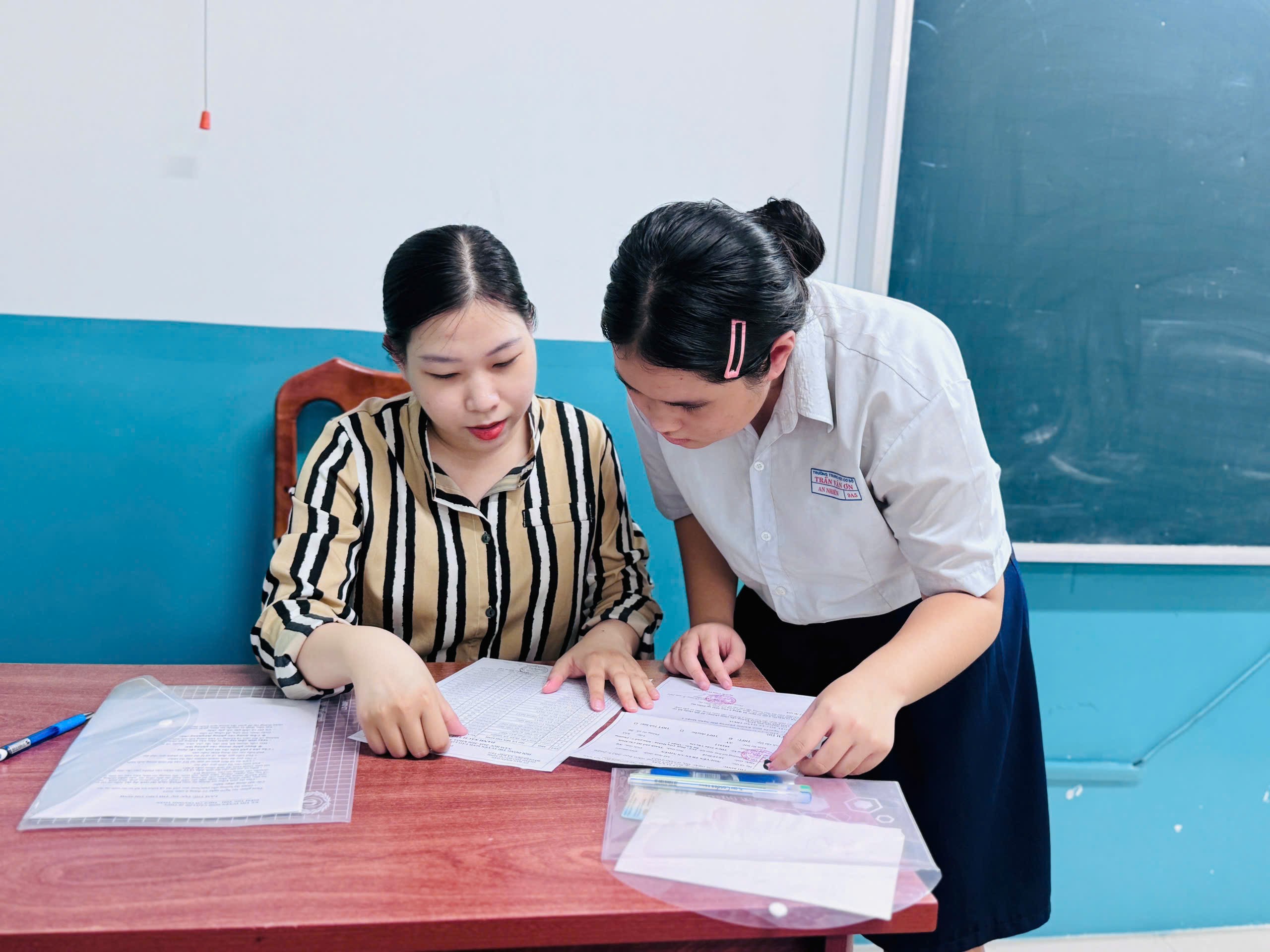 TP.HCM: Gần 76.500 thí sinh sẵn sàng trước kỳ thi tuyển sinh lớp 10- Ảnh 2. TP.HCM: Gần 76.500 thí sinh sẵn sàng trước kỳ thi tuyển sinh lớp 10- Ảnh 2.