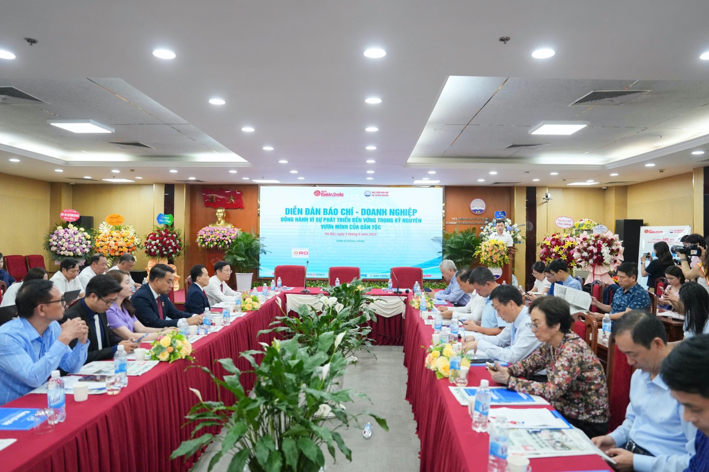 B&aacute;o ch&iacute; - bạn đồng h&agrave;nh tin cậy của doanh nghiệp- Ảnh 1.