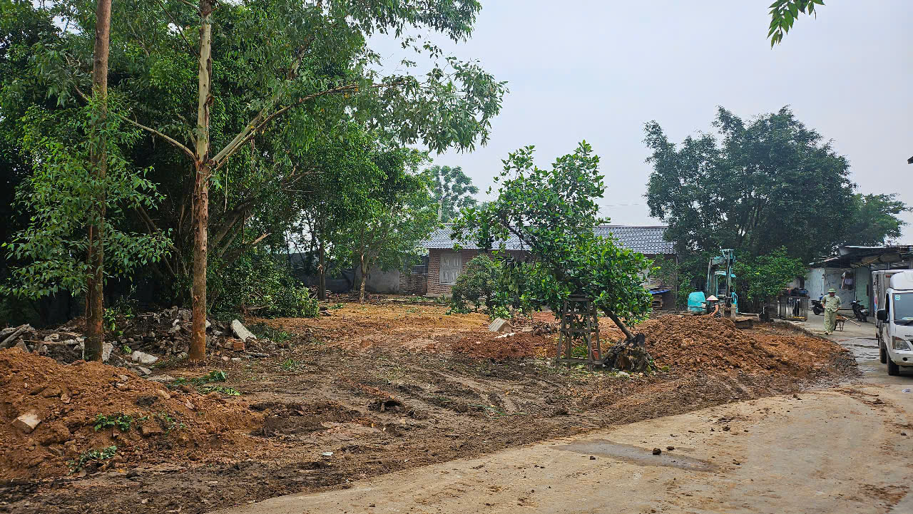 Vĩnh Ph&uacute;c: Thị trấn B&aacute; Hiến xử l&yacute; nghi&ecirc;m vi phạm đất đai, c&ocirc;ng tr&igrave;nh x&acirc;y dựng tr&aacute;i ph&eacute;p- Ảnh 4.