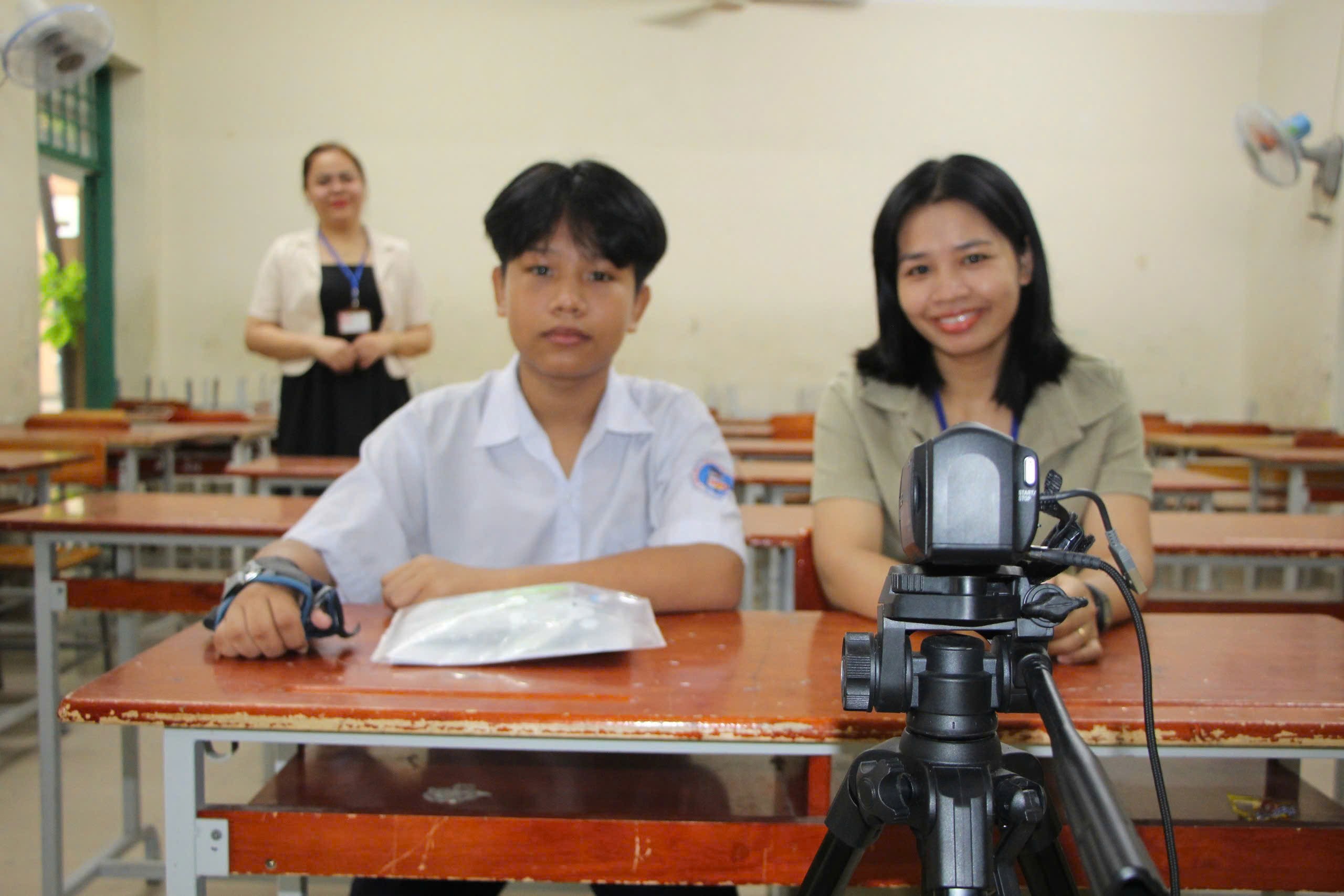 Những th&iacute; sinh đặc biệt trong kỳ thi tuyển sinh lớp 10- Ảnh 2.