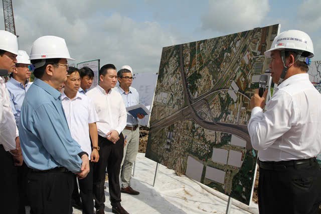 Ph&oacute; Thủ tướng kiểm tra, đốc th&uacute;c tiến độ dự &aacute;n V&agrave;nh đai 3 TP.HCM- Ảnh 3.
