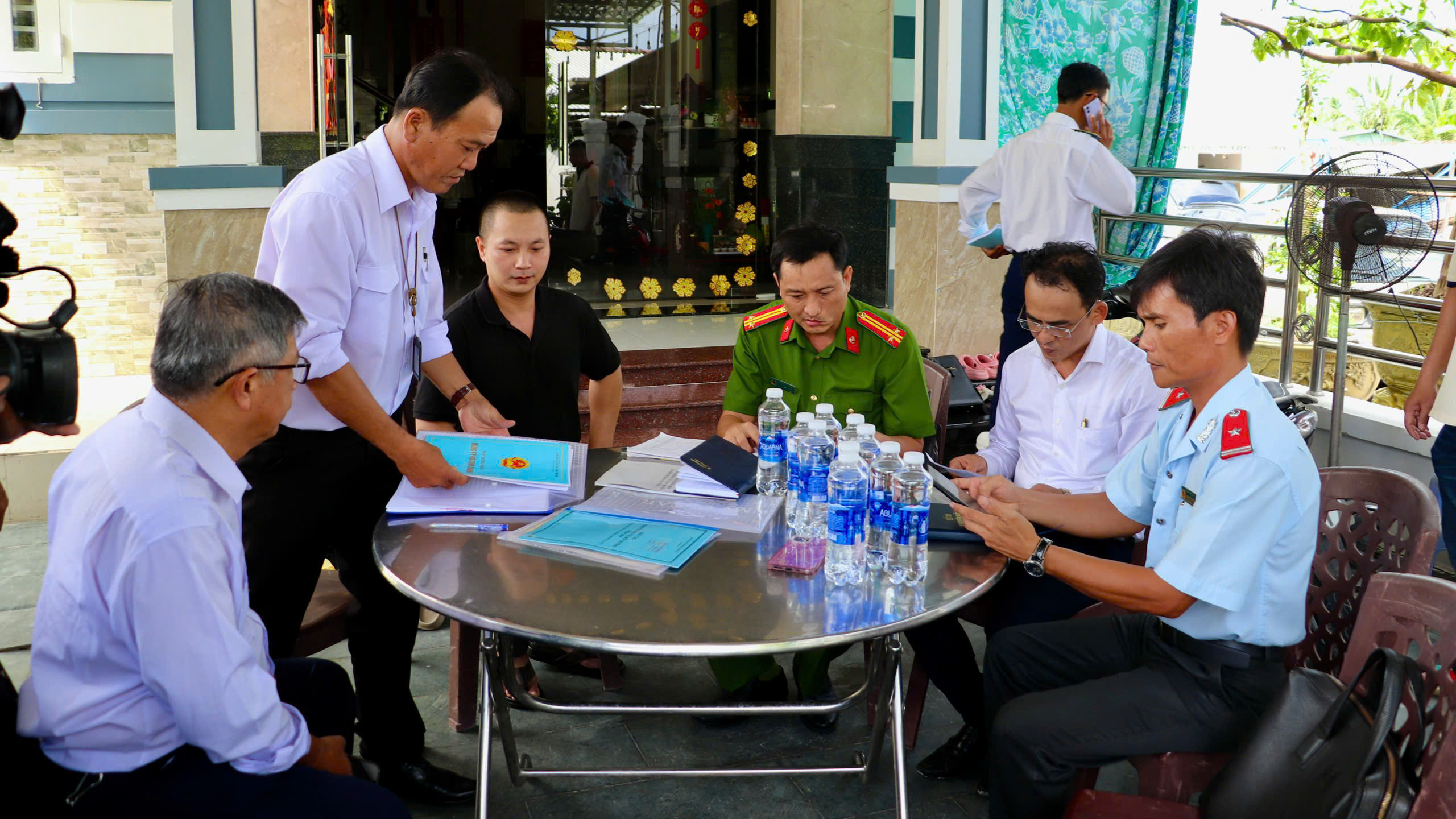 Hậu Giang: Sẽ xử l&yacute; nghi&ecirc;m vi&ecirc;n chức để xảy ra sai phạm trong kiểm so&aacute;t giết mổ động vật- Ảnh 1.