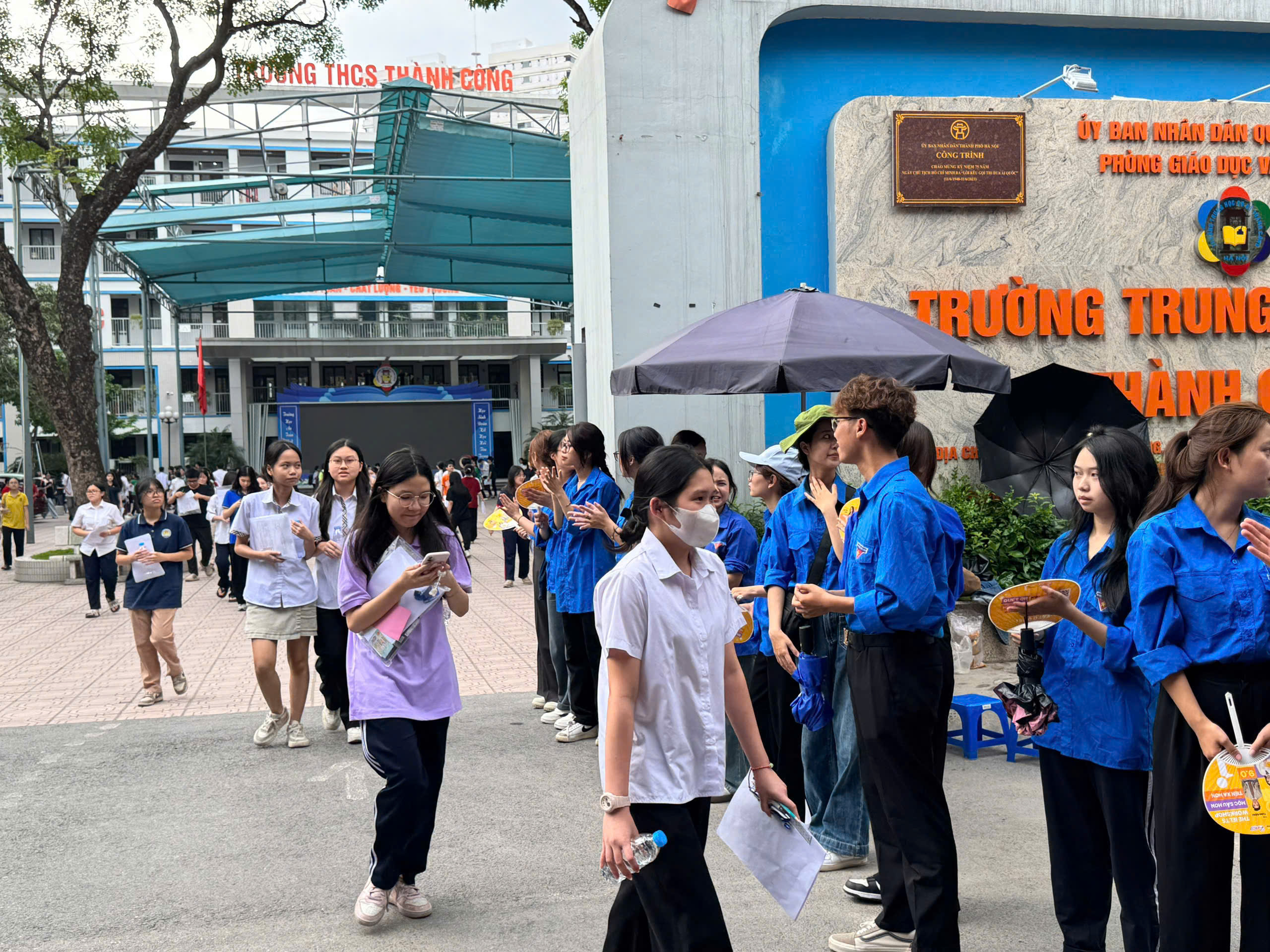 H&agrave; Nội: Gi&aacute;o vi&ecirc;n nhận định đề tiếng Anh lớp 10 kh&ocirc;ng đ&aacute;nh đố- Ảnh 1.