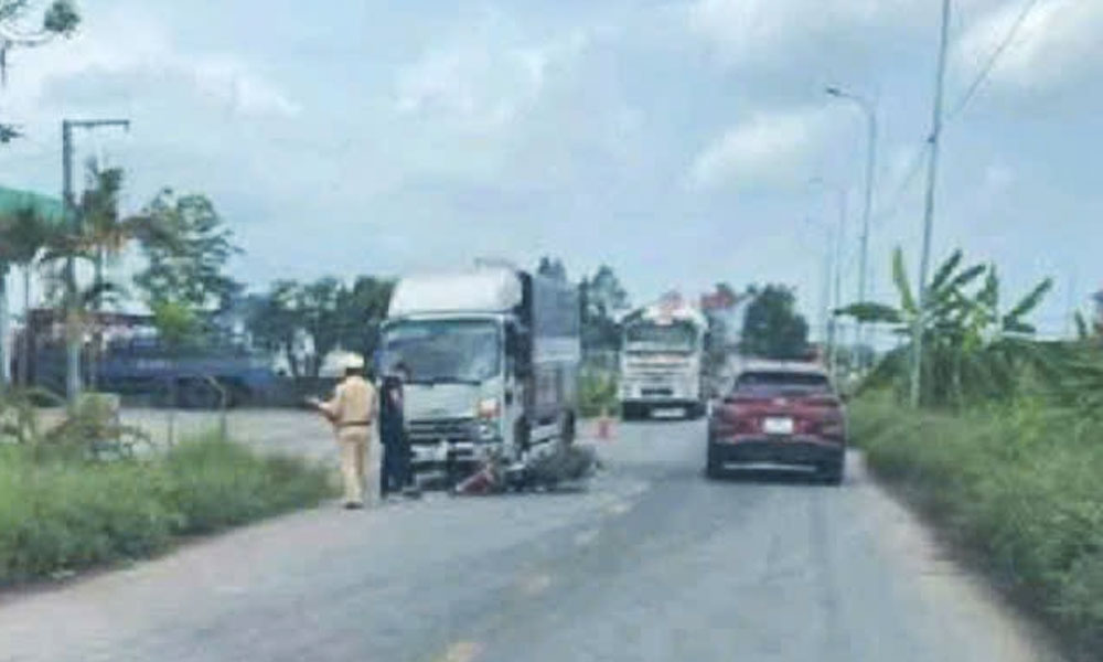 Va chạm với xe &ocirc; t&ocirc; đi ngược chiều, người phụ nữ ở Bắc Giang tử vong- Ảnh 1.