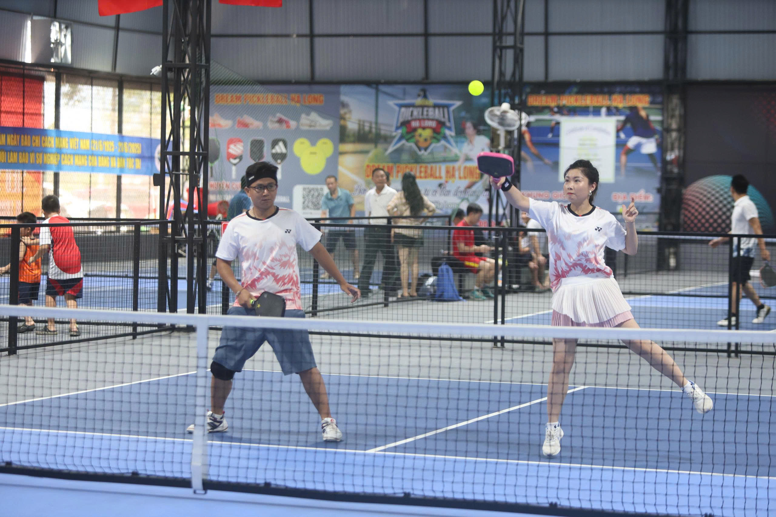 C&aacute;c nh&agrave; b&aacute;o Nghệ An, H&agrave; Tĩnh tranh giải Pickleball mừng 100 năm Ng&agrave;y B&aacute;o ch&iacute; c&aacute;ch mạng- Ảnh 4.