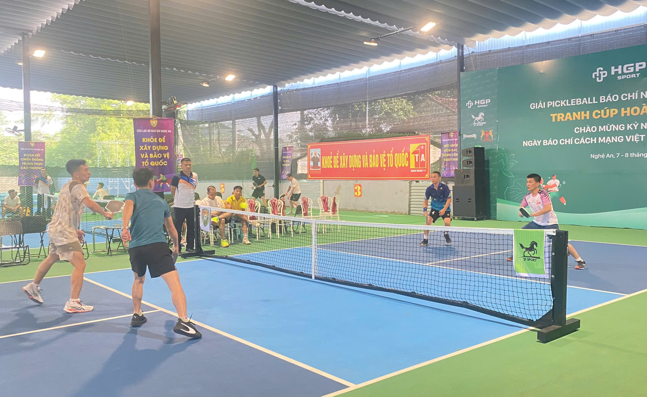 C&aacute;c nh&agrave; b&aacute;o Nghệ An, H&agrave; Tĩnh tranh giải Pickleball mừng 100 năm Ng&agrave;y B&aacute;o ch&iacute; c&aacute;ch mạng- Ảnh 2.