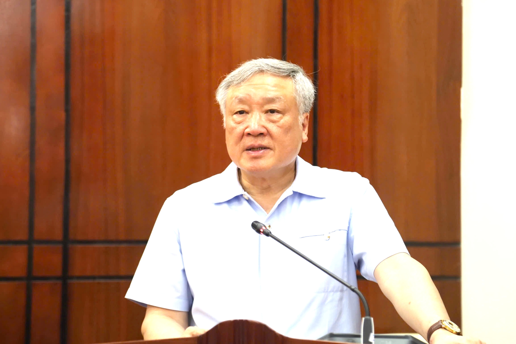 Ph&oacute; Thủ tướng: Tập trung tối đa cao điểm về đ&iacute;ch c&aacute;c cao tốc dọc miền Trung- Ảnh 1.