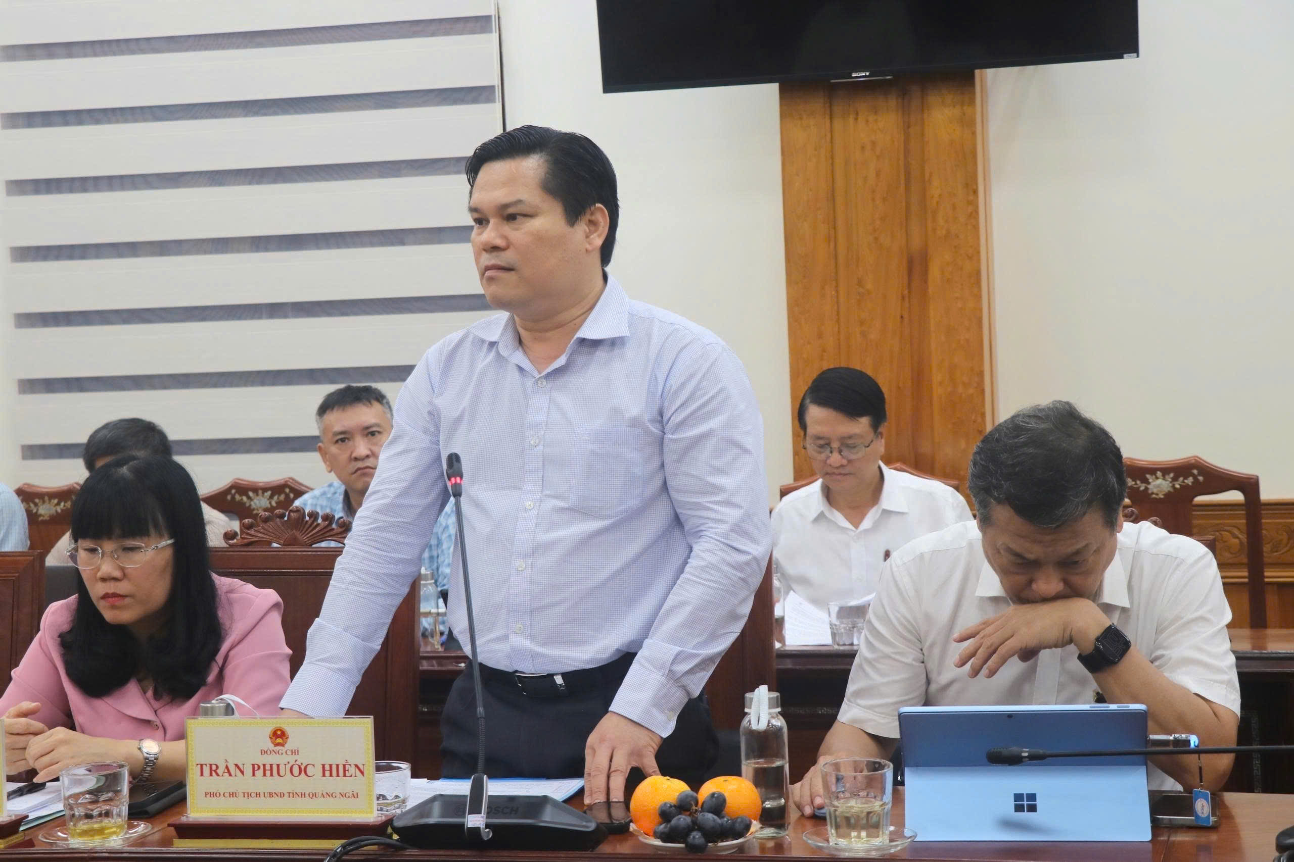 Ph&oacute; Thủ tướng: Tập trung tối đa cao điểm về đ&iacute;ch c&aacute;c cao tốc dọc miền Trung- Ảnh 4.
