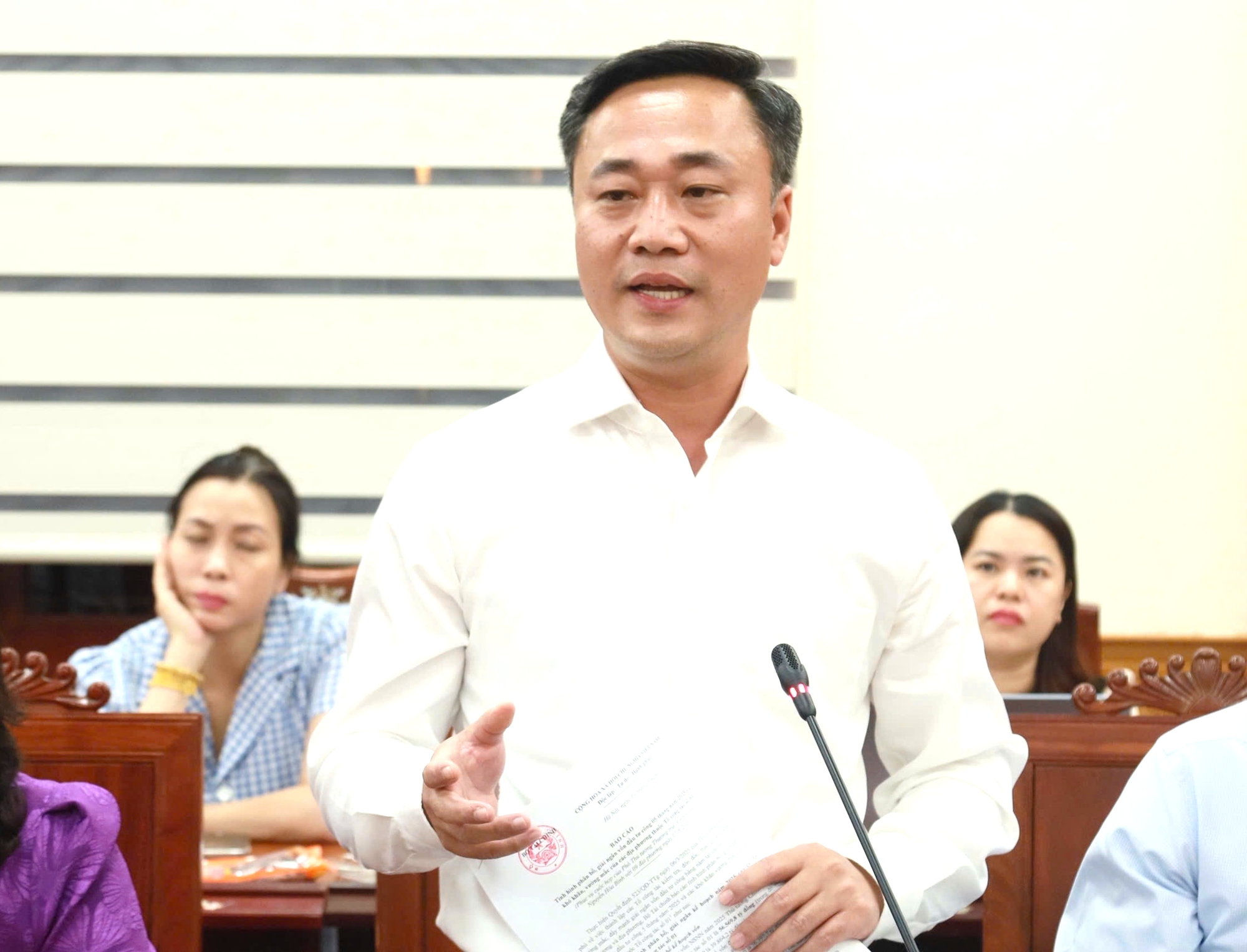 Ph&oacute; Thủ tướng Nguyễn H&ograve;a B&igrave;nh: Điểm nghẽn giải ng&acirc;n vốn đầu tư c&ocirc;ng chủ yếu l&agrave; GPMB- Ảnh 2.