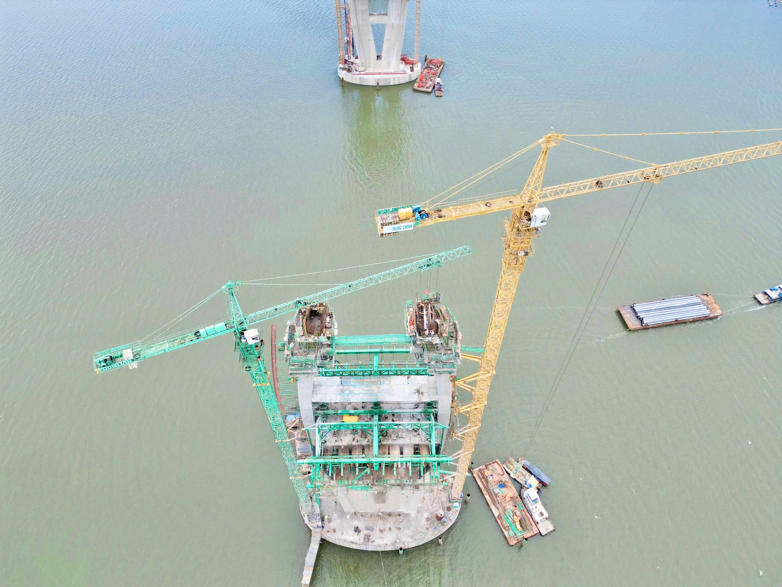 Chủ tịch tỉnh B&agrave; Rịa - Vũng T&agrave;u th&uacute;c tiến độ dự &aacute;n kết nối cảng C&aacute;i M&eacute;p - Thị Vải- Ảnh 2.