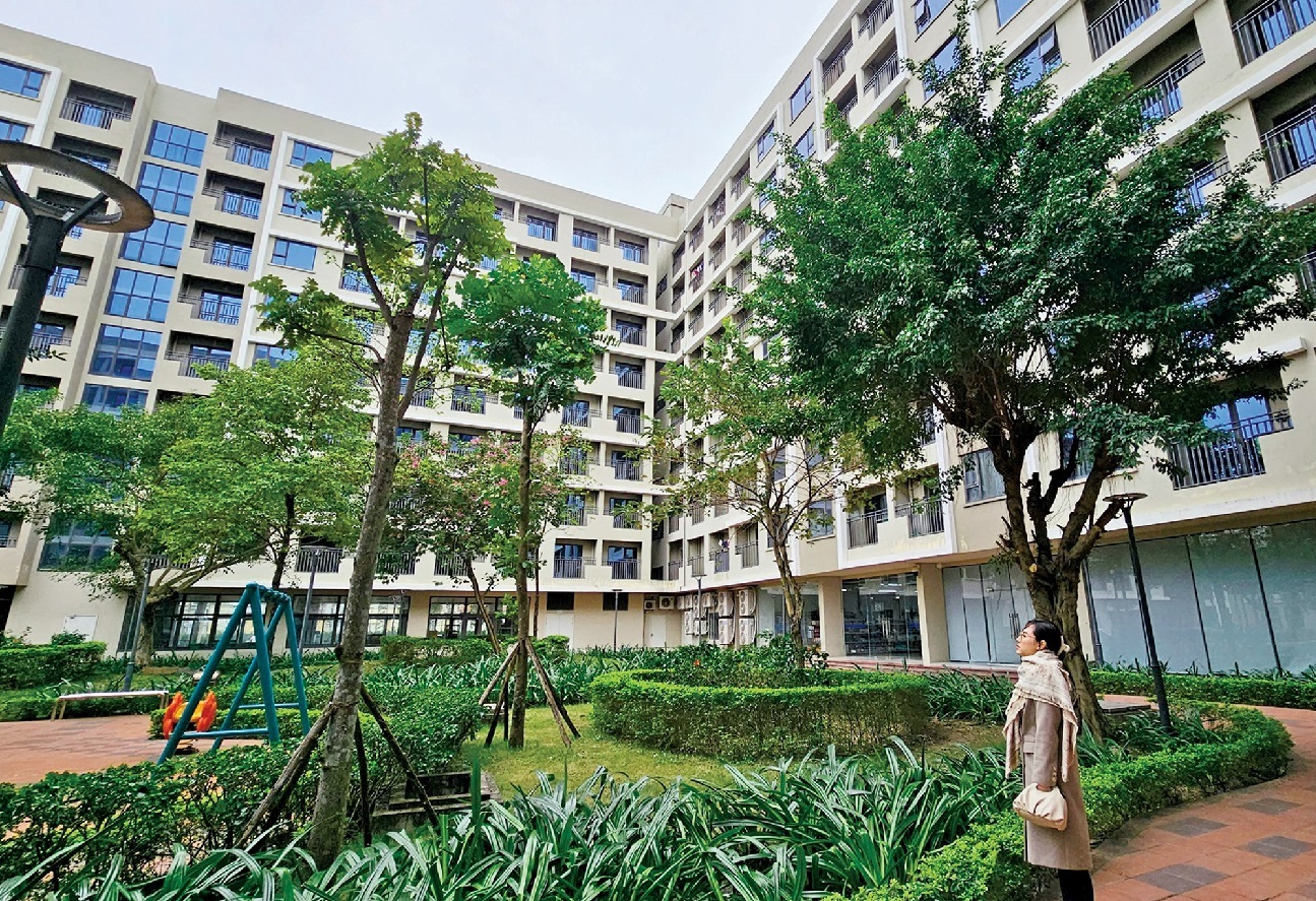 Sở Xây dựng có nhiệm vụ nghiên cứu xây dựng, trình UBND cấp tỉnh xem xét, báo cáo Hội đồng nhân dân cấp tỉnh quyết định ban hành và điều chỉnh chương trình, kế hoạch phát triển nhà ở của tỉnh. Sở Xây dựng có nhiệm vụ nghiên cứu xây dựng, trình UBND cấp tỉnh xem xét, báo cáo Hội đồng nhân dân cấp tỉnh quyết định ban hành và điều chỉnh chương trình, kế hoạch phát triển nhà ở của tỉnh.