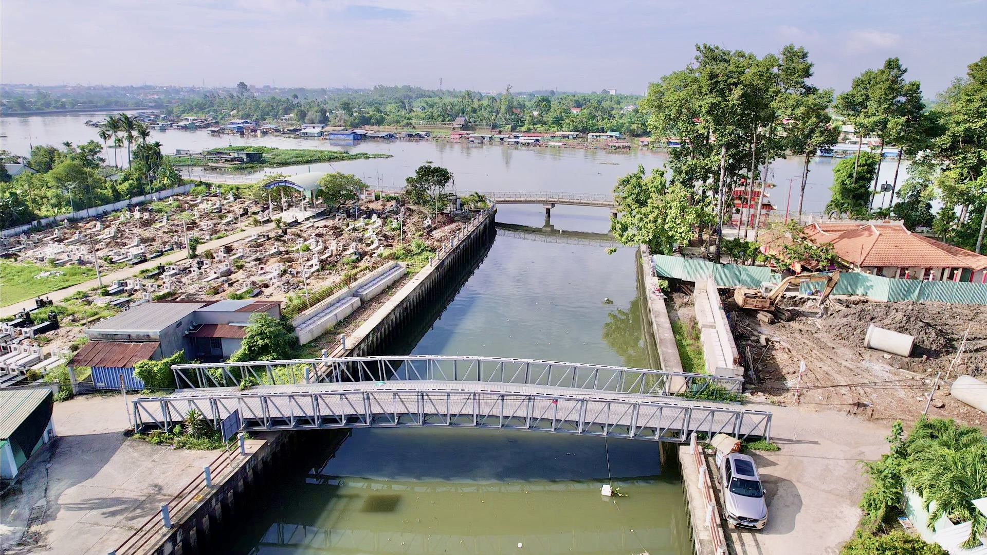 Dự án đường ven sông Cái ngổn ngang vì vướng mặt bằng- Ảnh 1. Dự án đường ven sông Cái ngổn ngang vì vướng mặt bằng- Ảnh 1.