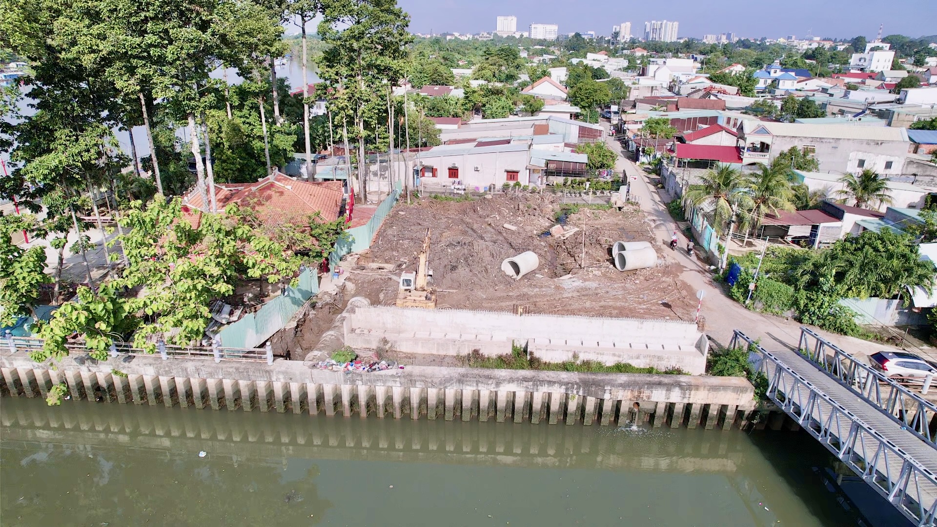 Dự án đường ven sông Cái ngổn ngang vì vướng mặt bằng- Ảnh 2. Dự án đường ven sông Cái ngổn ngang vì vướng mặt bằng- Ảnh 2.