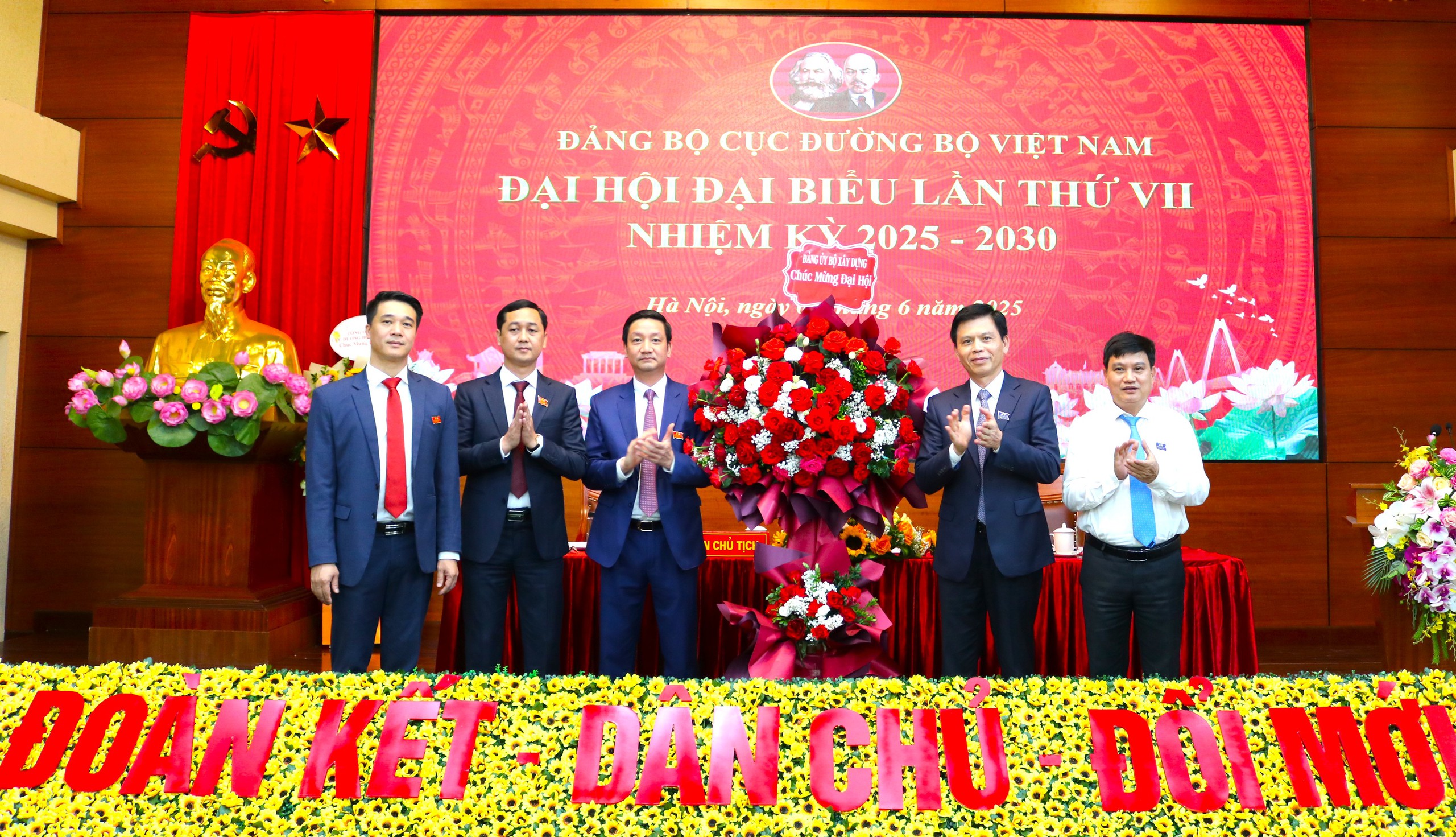 5 nhiệm vụ trọng t&acirc;m, 3 đột ph&aacute; chiến lược trong nhiệm kỳ mới của Đảng bộ Cục Đường bộ VN- Ảnh 2.