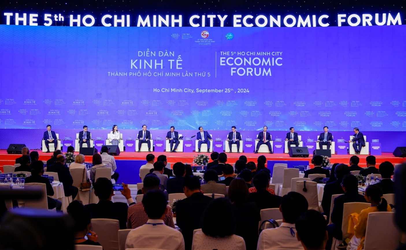Diễn đ&agrave;n kinh tế TP.HCM 2025 sẽ diễn ra cuối th&aacute;ng 11, tập trung v&agrave;o AI- Ảnh 1.
