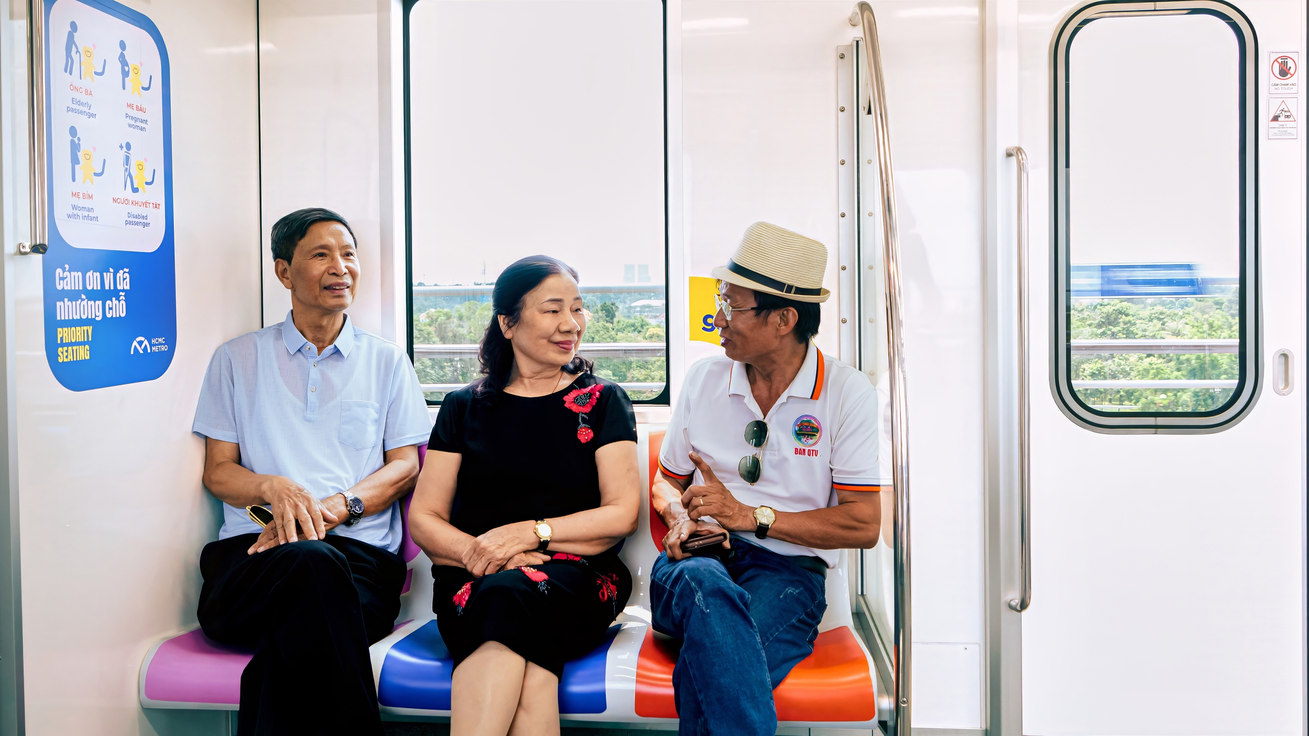 TP.HCM ph&aacute;t động "Văn h&oacute;a metro": Ghế ưu ti&ecirc;n đổi m&agrave;u, lan tỏa sự tử tế- Ảnh 2.