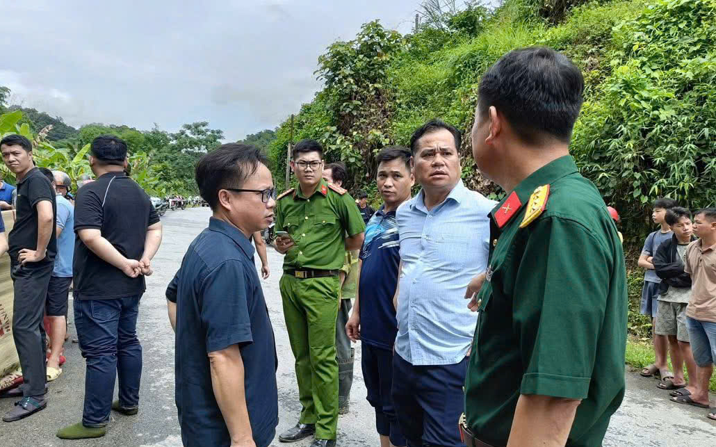 Bắc Kạn: Một phụ nữ bị nước lũ cuốn tr&ocirc;i khi qua cầu tr&agrave;n ở huyện P&aacute;c Nặm- Ảnh 1.