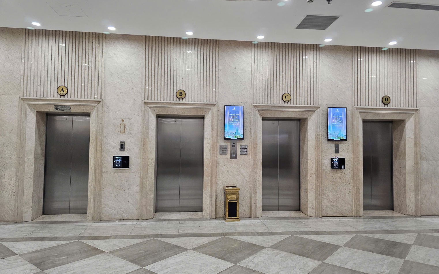 Doanh nghiệp than kh&oacute; về quy định thử nghiệm thiết bị an to&agrave;n thang m&aacute;y trong nước