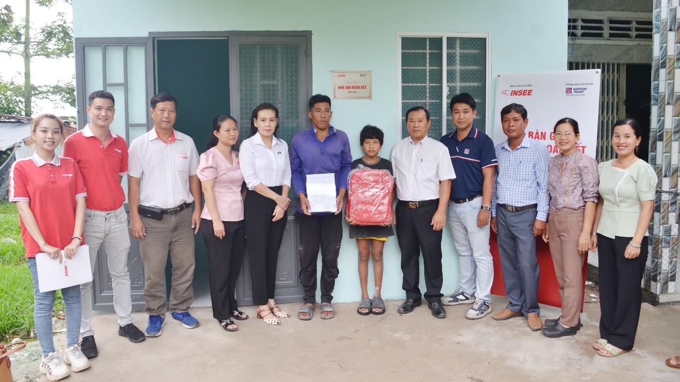 INSEE Việt Nam b&agrave;n giao 11 ng&ocirc;i nh&agrave; đại đo&agrave;n kết tại Ki&ecirc;n Giang- Ảnh 1.