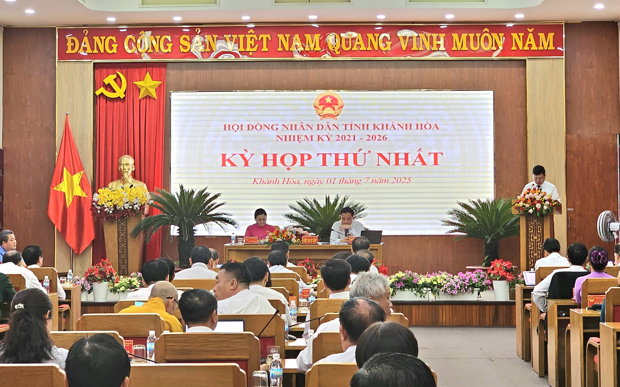 HĐND tỉnh Kh&aacute;nh H&ograve;a th&ocirc;ng qua 18 nghị quyết kỳ họp đầu ti&ecirc;n sau s&aacute;p nhập
