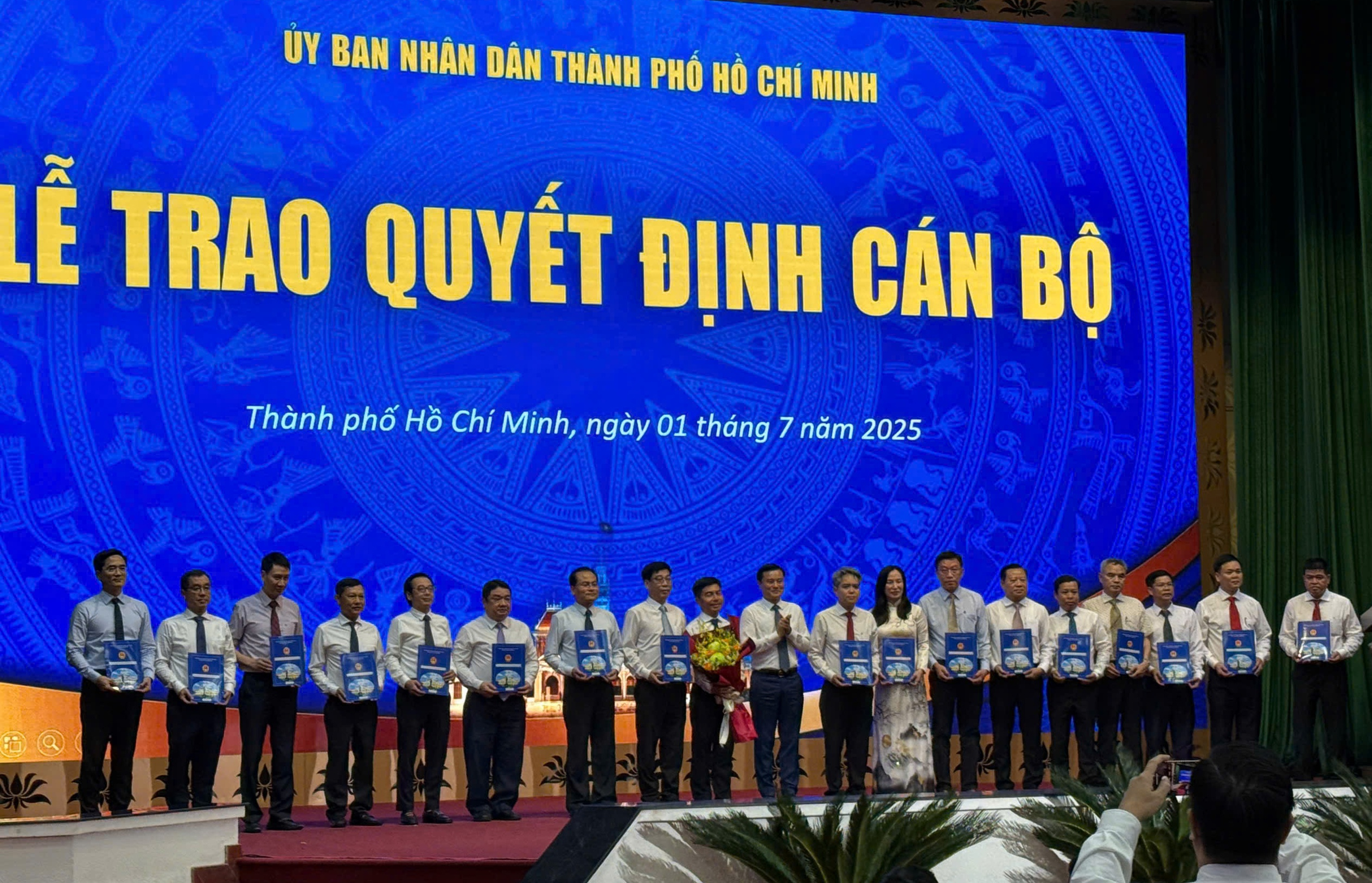 &Ocirc;ng V&otilde; Ho&agrave;ng Ng&acirc;n l&agrave;m Gi&aacute;m đốc Sở X&acirc;y dựng TP.HCM- Ảnh 2.