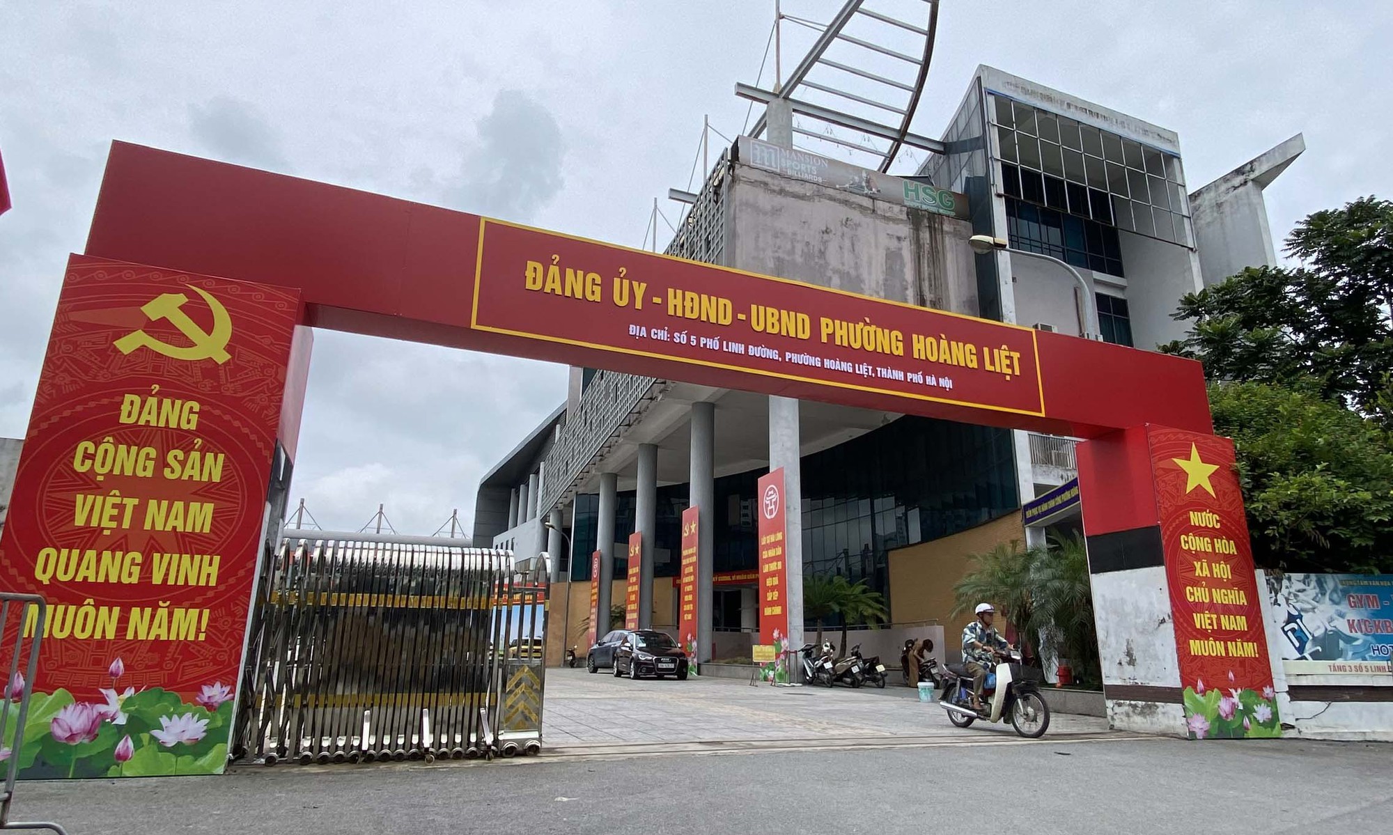 Ng&agrave;y đầu vận h&agrave;nh ch&iacute;nh quyền 2 cấp của c&aacute;c phường, x&atilde; tại Thủ đ&ocirc; H&agrave; Nội- Ảnh 2.