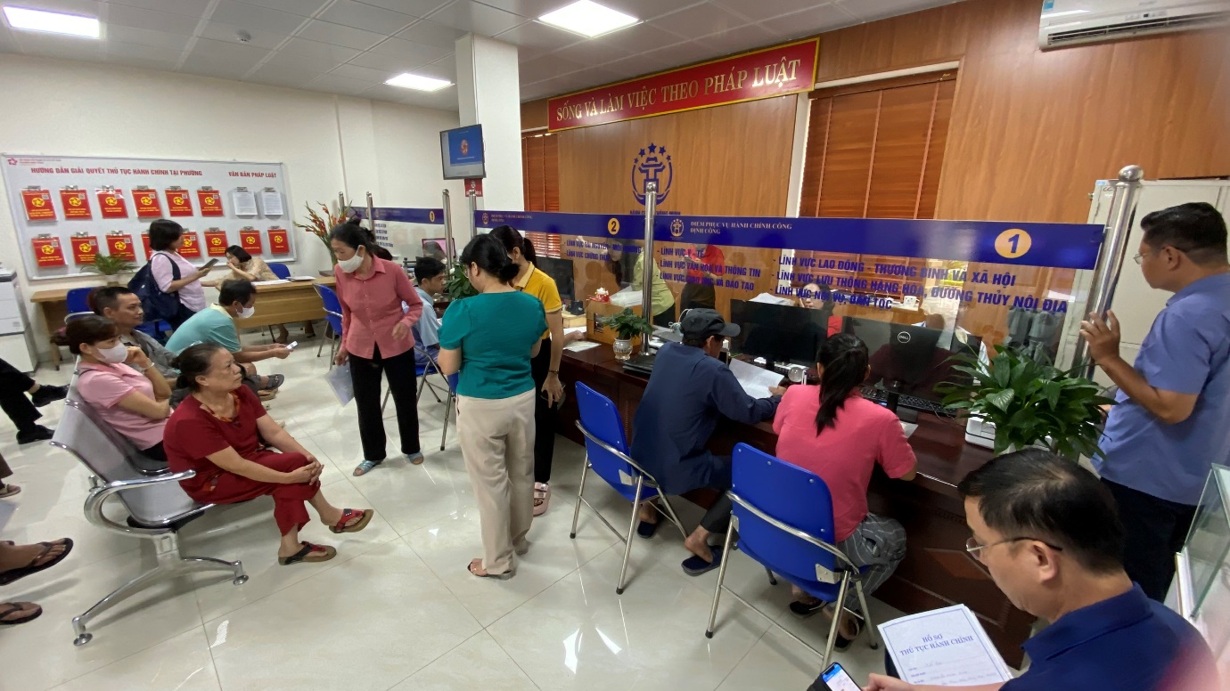 Ng&agrave;y đầu vận h&agrave;nh ch&iacute;nh quyền 2 cấp của c&aacute;c phường, x&atilde; tại Thủ đ&ocirc; H&agrave; Nội- Ảnh 5.