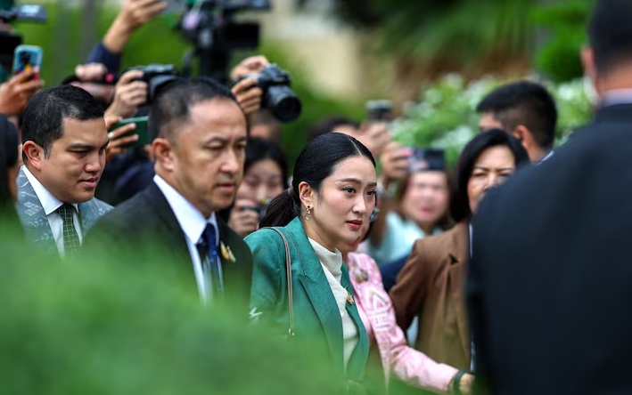 Thủ tướng Th&aacute;i Lan bị tạm đ&igrave;nh chỉ chức vụ