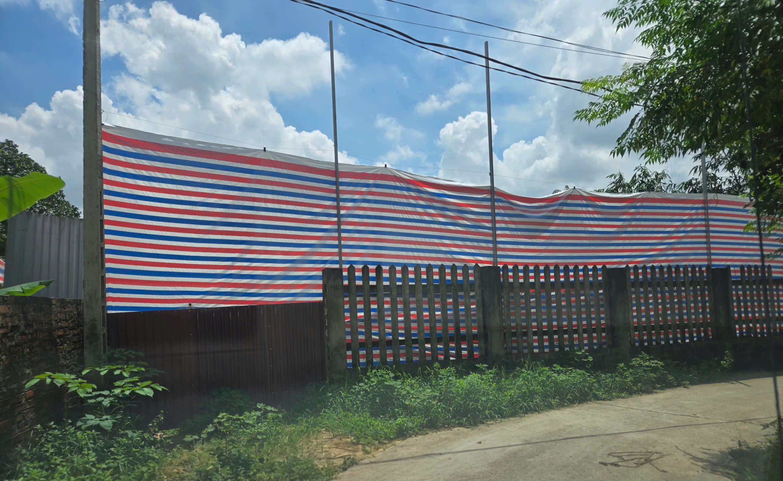 Nhiều công trình xây dựng trái phép trục lợi đền bù ở Thái Nguyên- Ảnh 9. Nhiều công trình xây dựng trái phép trục lợi đền bù ở Thái Nguyên- Ảnh 9.