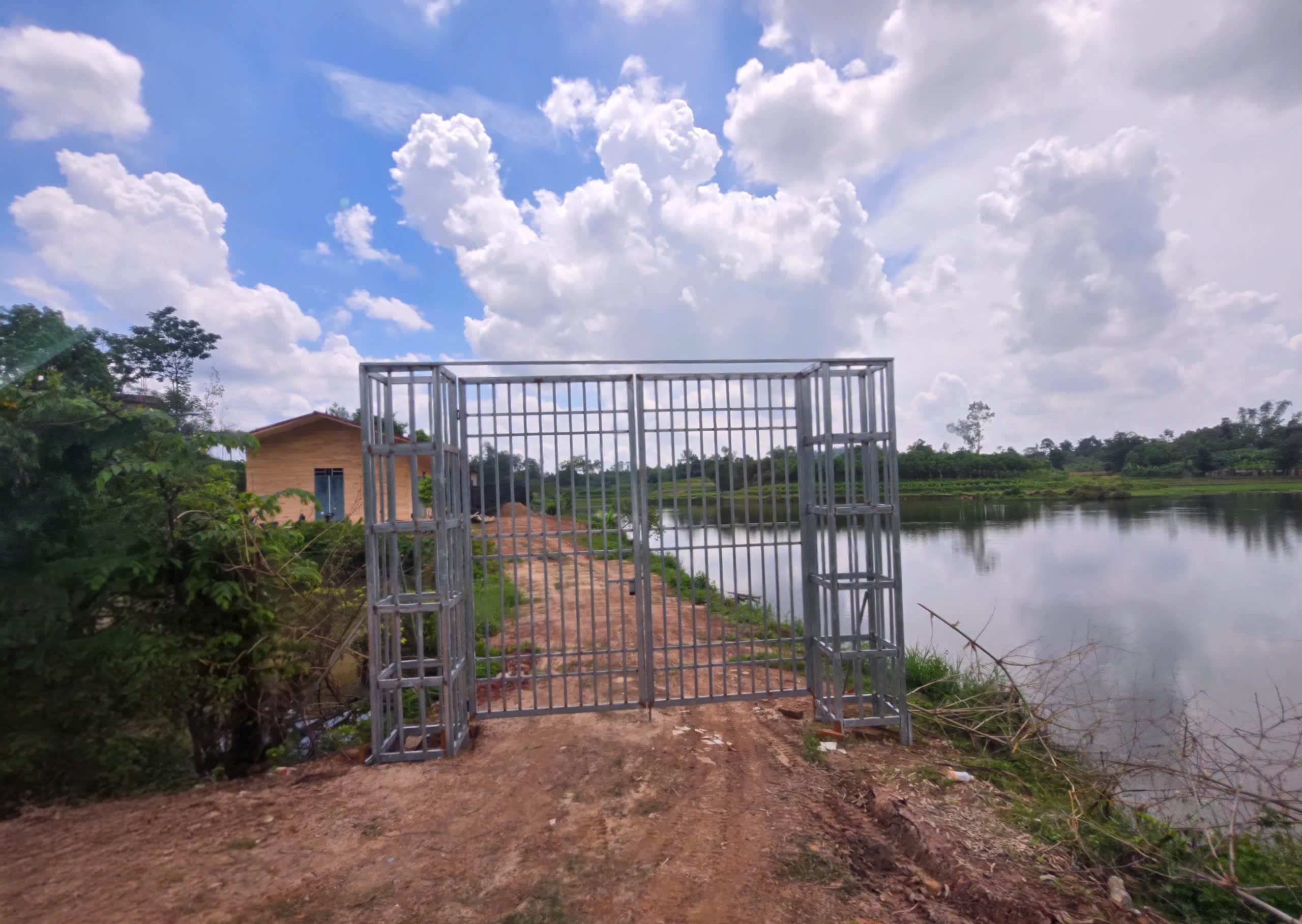 Nhiều công trình xây dựng trái phép trục lợi đền bù ở Thái Nguyên- Ảnh 8. Nhiều công trình xây dựng trái phép trục lợi đền bù ở Thái Nguyên- Ảnh 8.