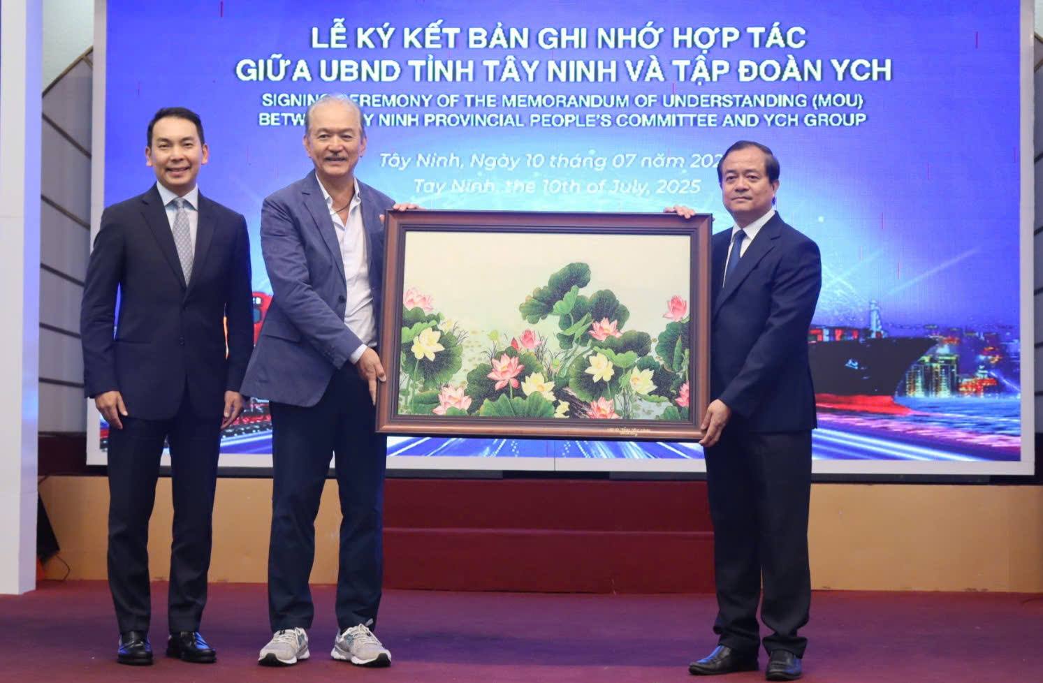 T&acirc;y Ninh bắt tay Tập đo&agrave;n YCH th&uacute;c đẩy ph&aacute;t triển logistics- Ảnh 2.