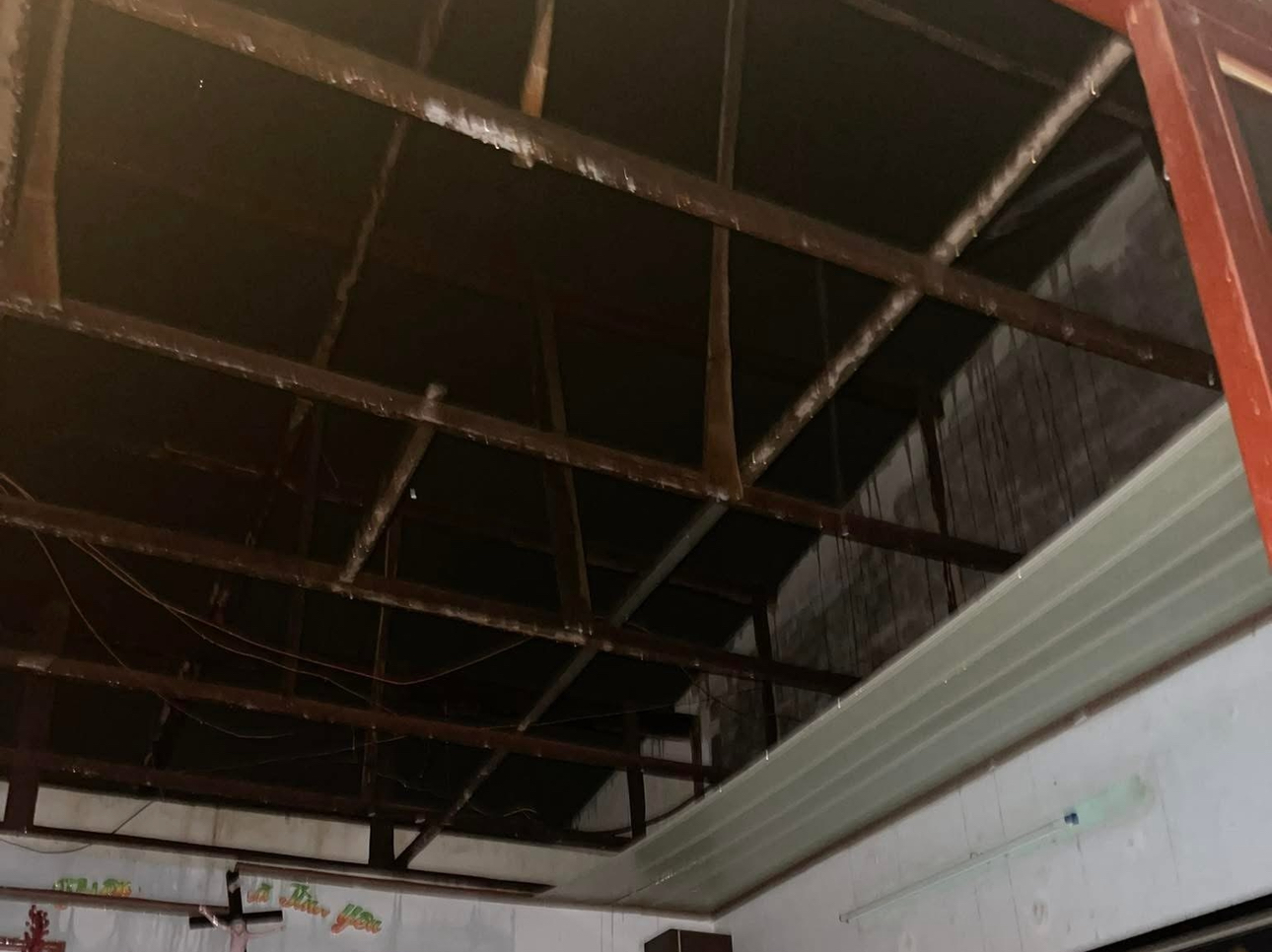 D&ocirc;ng lốc l&agrave;m tốc m&aacute;i nhiều nh&agrave; d&acirc;n ở Đồng Nai- Ảnh 6.