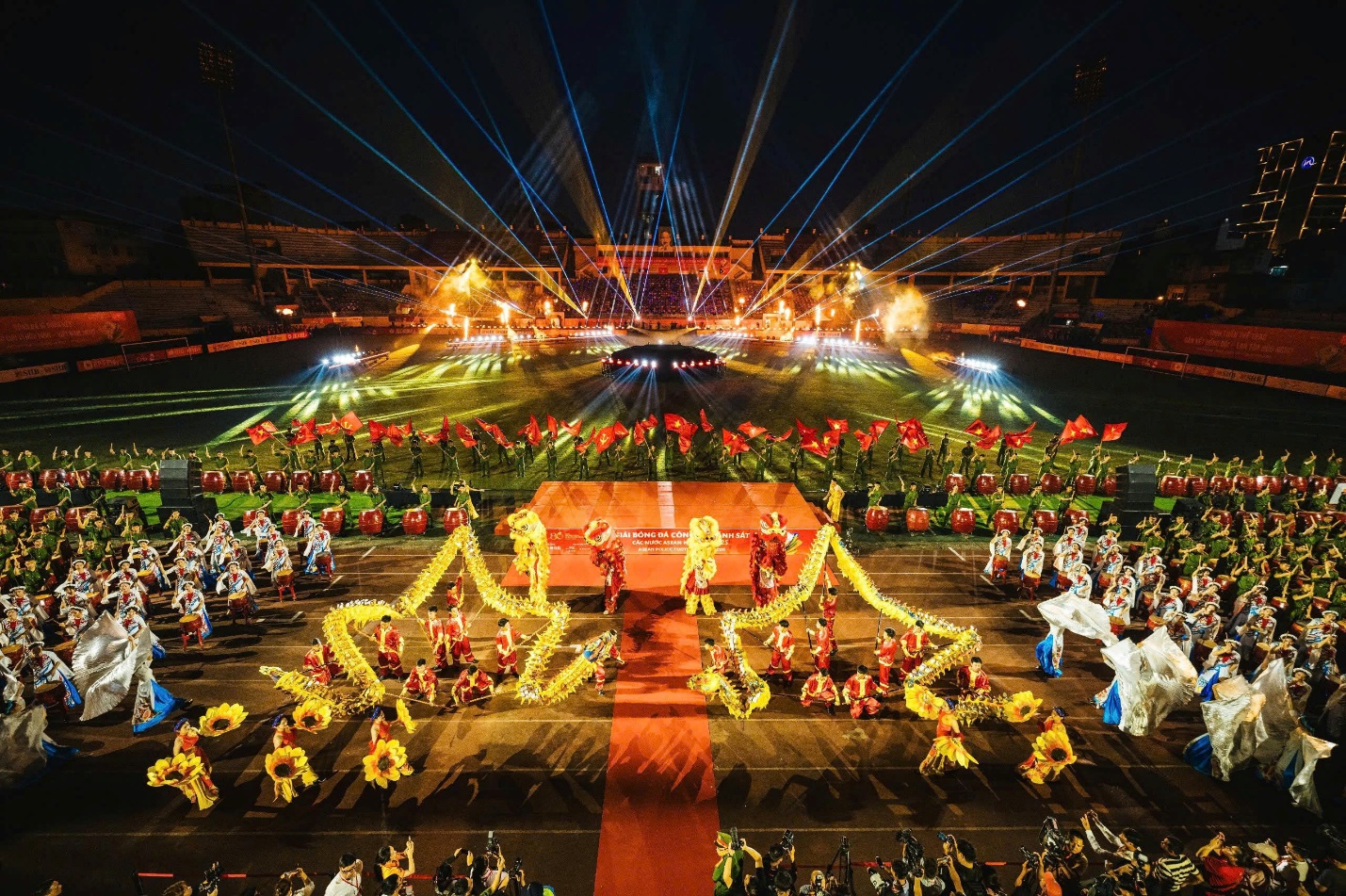 Giải b&oacute;ng đ&aacute; C&ocirc;ng an, Cảnh s&aacute;t c&aacute;c nước ASEAN 2025: T&ocirc;n vinh người chiến sĩ v&igrave; h&ograve;a b&igrave;nh- Ảnh 3.