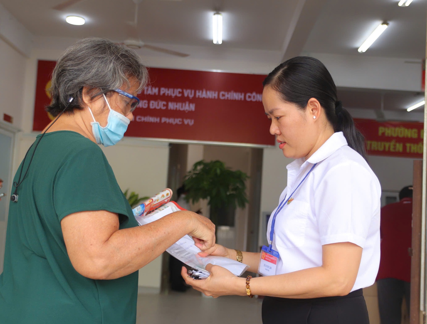 Vận h&agrave;nh ch&iacute;nh quyền địa phương 2 cấp: Kh&ocirc;ng xảy ra &aacute;ch tắc, gi&aacute;n đoạn c&ocirc;ng việc- Ảnh 2.