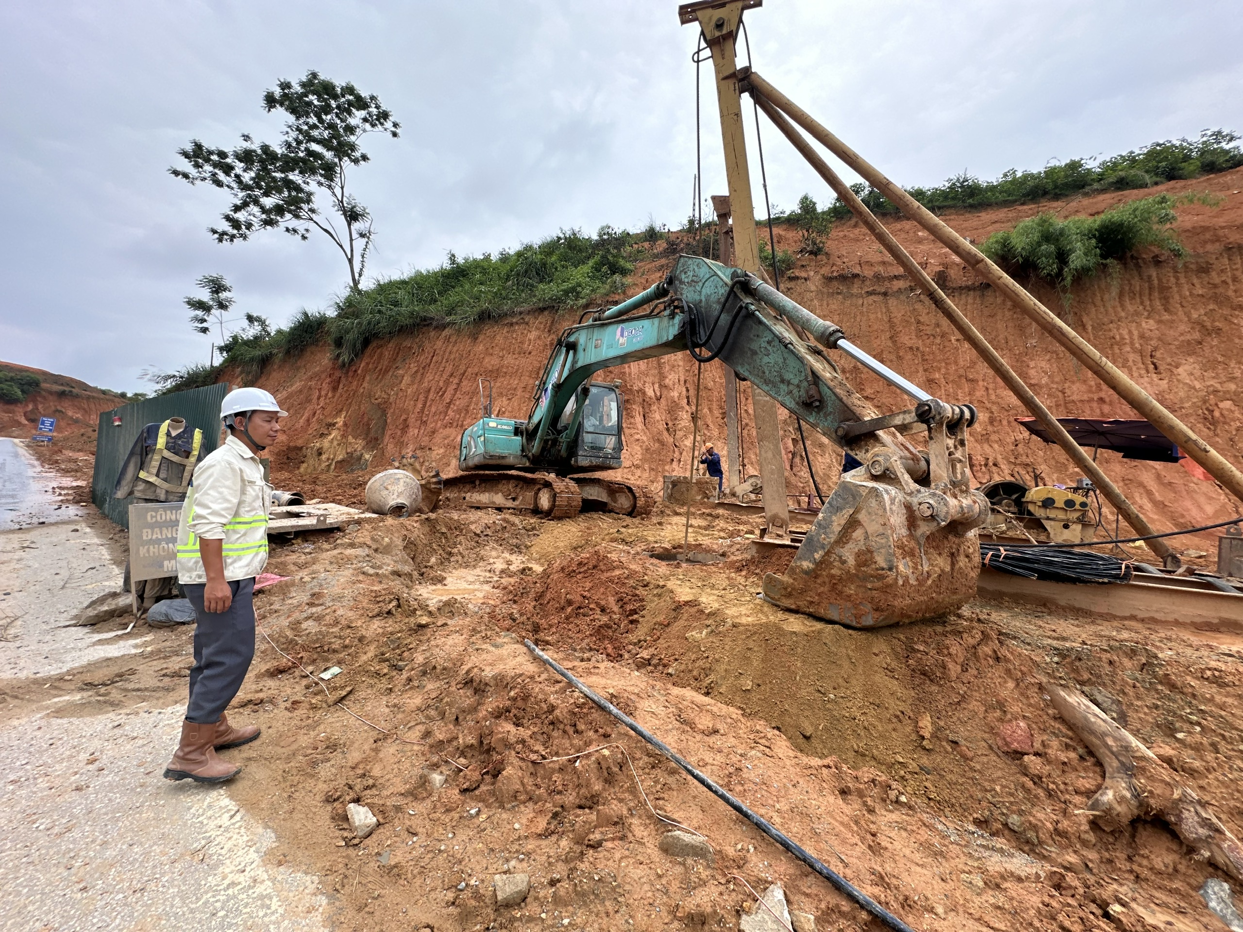 Cao tốc Tuy&ecirc;n Quang - H&agrave; Giang: Tăng tốc thi c&ocirc;ng, nỗ lực c&aacute;n đ&iacute;ch đ&uacute;ng hạn 19/12- Ảnh 11.