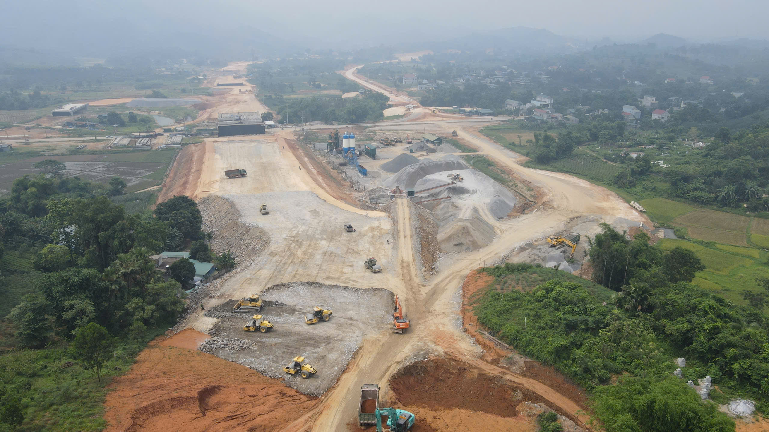 Cao tốc Tuy&ecirc;n Quang - H&agrave; Giang: Tăng tốc thi c&ocirc;ng, nỗ lực c&aacute;n đ&iacute;ch đ&uacute;ng hạn 19/12- Ảnh 15.