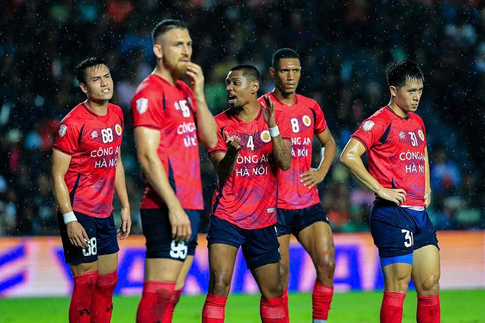 7 đội b&oacute;ng bất ngờ &ldquo;đ&ograve;i&rdquo; tăng ngoại binh tại V-League 2025-2026- Ảnh 2.