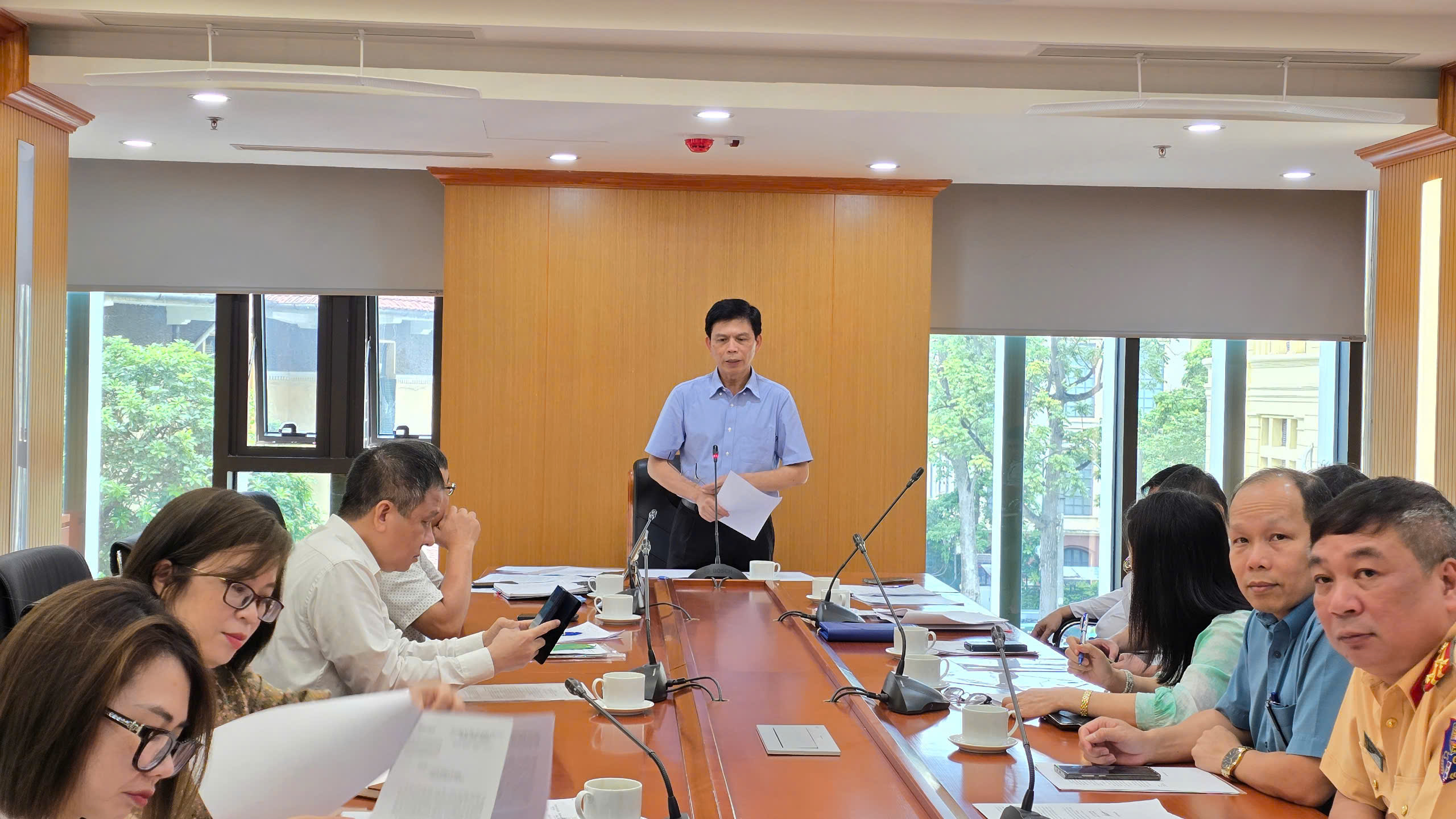 Bộ X&acirc;y dựng b&agrave;n giải ph&aacute;p gỡ kh&oacute; đăng kiểm xe kinh doanh vận tải chưa đổi đăng k&yacute; xe- Ảnh 2.