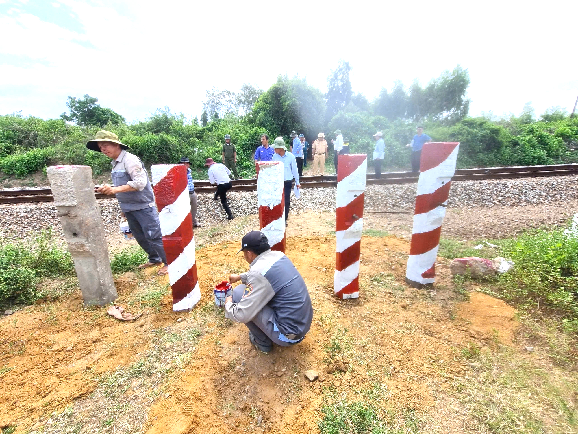 Gia Lai x&oacute;a lối đi tự mở qua đường sắt từng g&acirc;y tai nạn chết người- Ảnh 1.