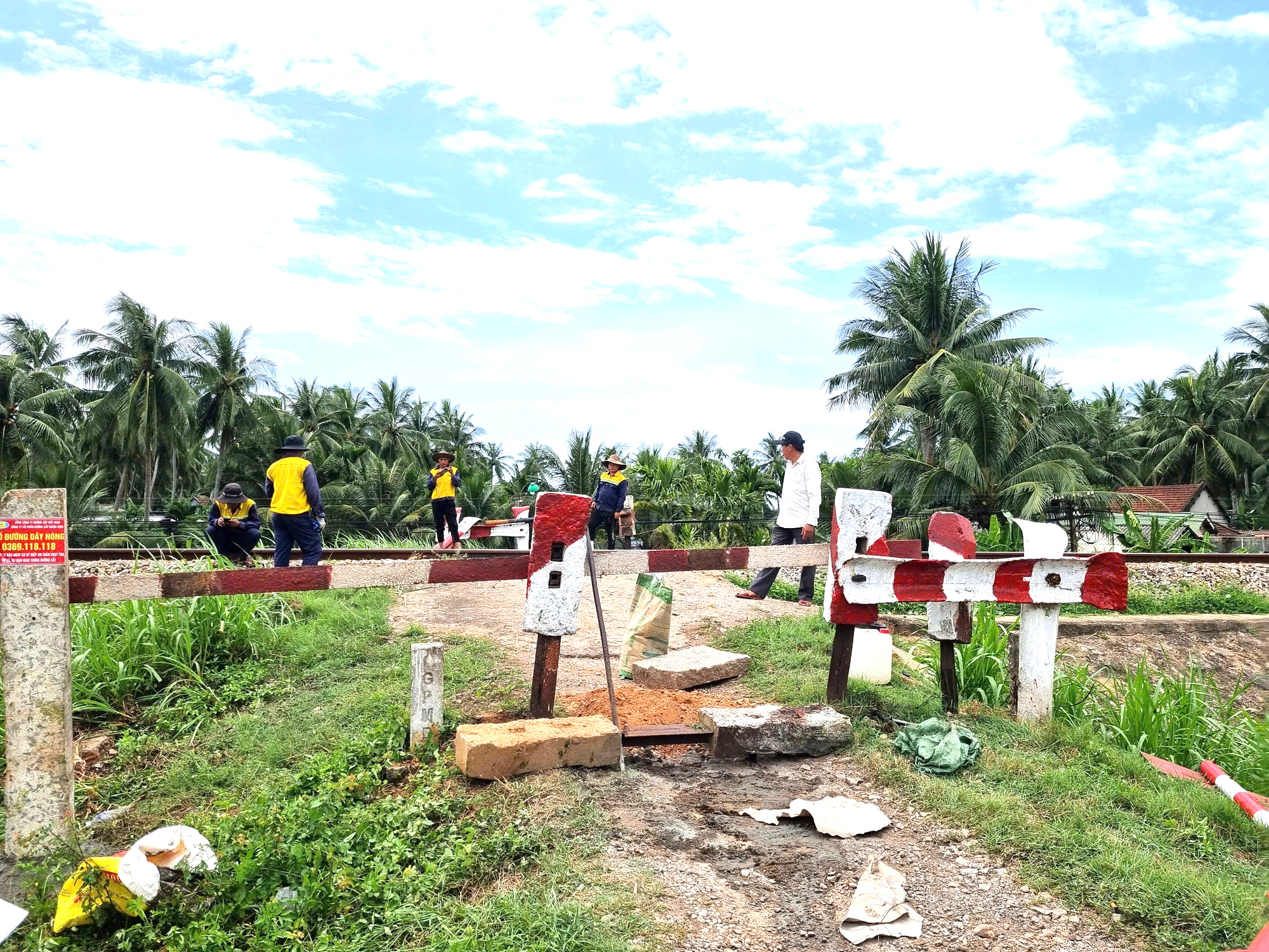 Gia Lai x&oacute;a lối đi tự mở qua đường sắt từng g&acirc;y tai nạn chết người- Ảnh 6.
