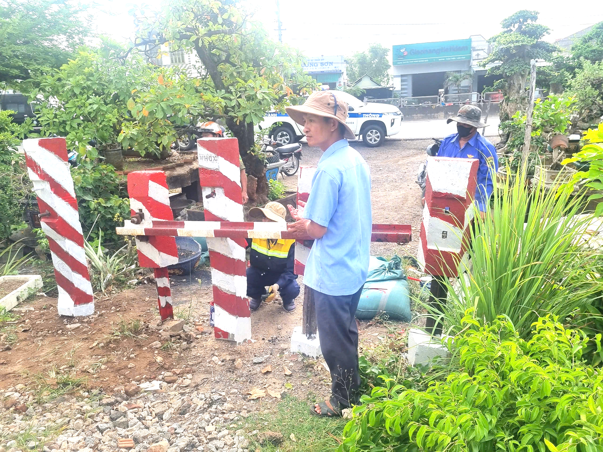 Gia Lai x&oacute;a lối đi tự mở qua đường sắt từng g&acirc;y tai nạn chết người- Ảnh 2.