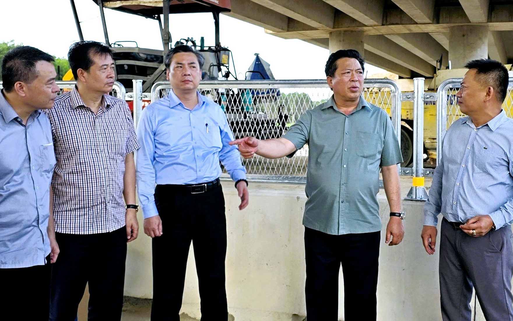 Ho&agrave;n th&agrave;nh c&aacute;c cao tốc Vũng &Aacute;ng- B&ugrave;ng, Vạn Ninh- Cam Lộ v&agrave;o dịp 19/8