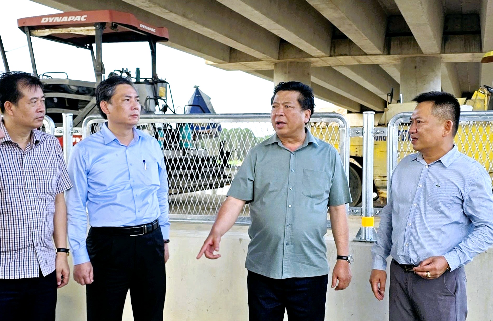 Bộ trưởng Trần Hồng Minh: Kiểm so&aacute;t chặt tiến độ, chất lượng c&aacute;c cao tốc đang về đ&iacute;ch- Ảnh 1.