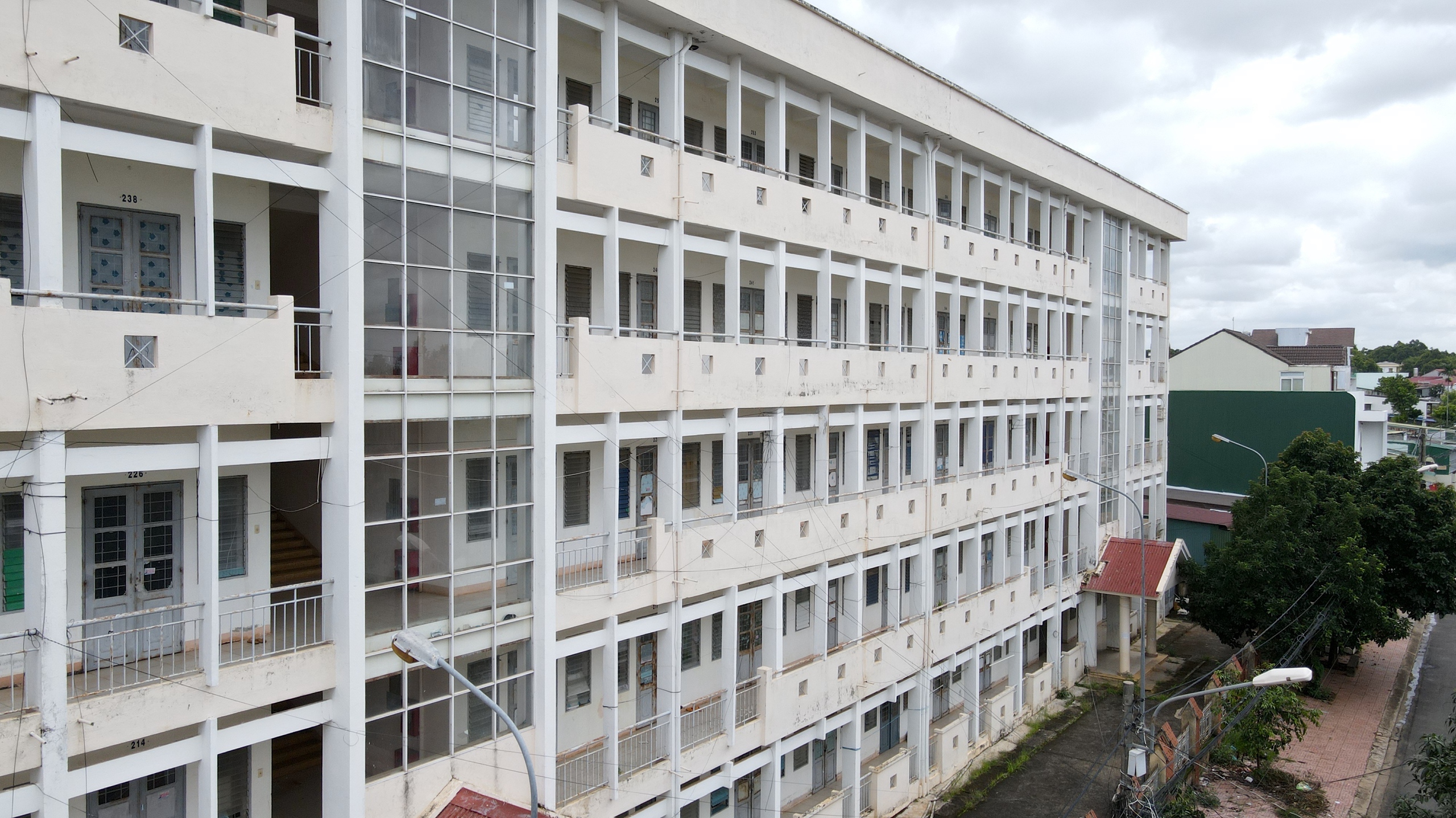 Đắk Lắk: Tất bật cải tạo nh&agrave; ở phục vụ gần 1.000 c&aacute;n bộ l&agrave;m việc tại trung t&acirc;m h&agrave;nh ch&iacute;nh - Ảnh 8.