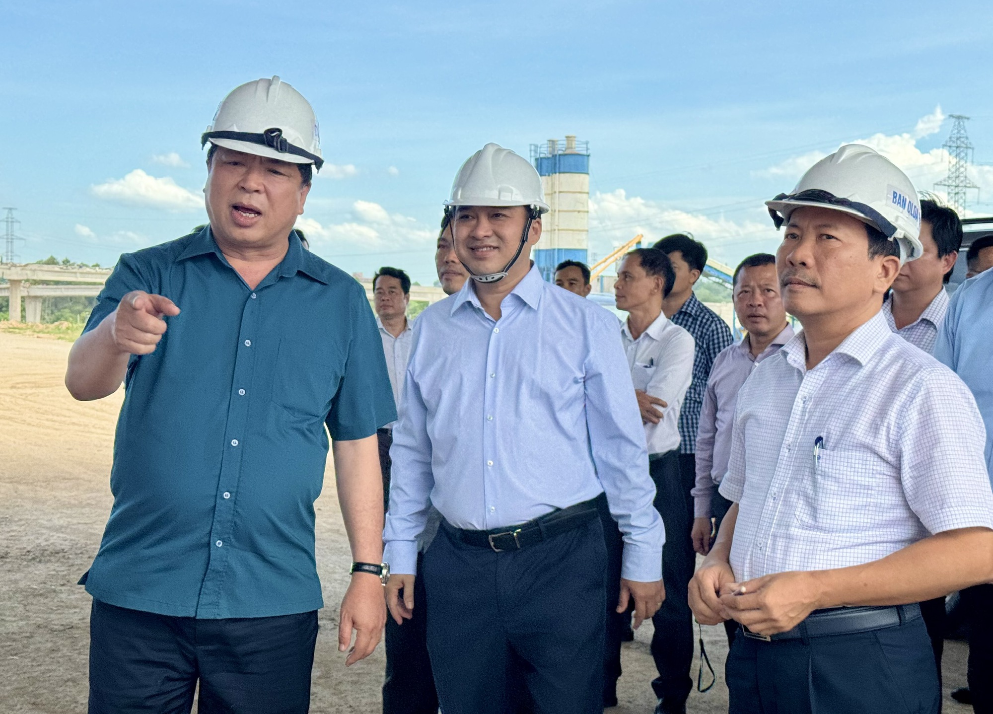 Bộ trưởng Trần Hồng Minh: Trước 19/12 phải th&ocirc;ng xe kỹ thuật cao tốc Bi&ecirc;n H&ograve;a - Vũng T&agrave;u- Ảnh 2.