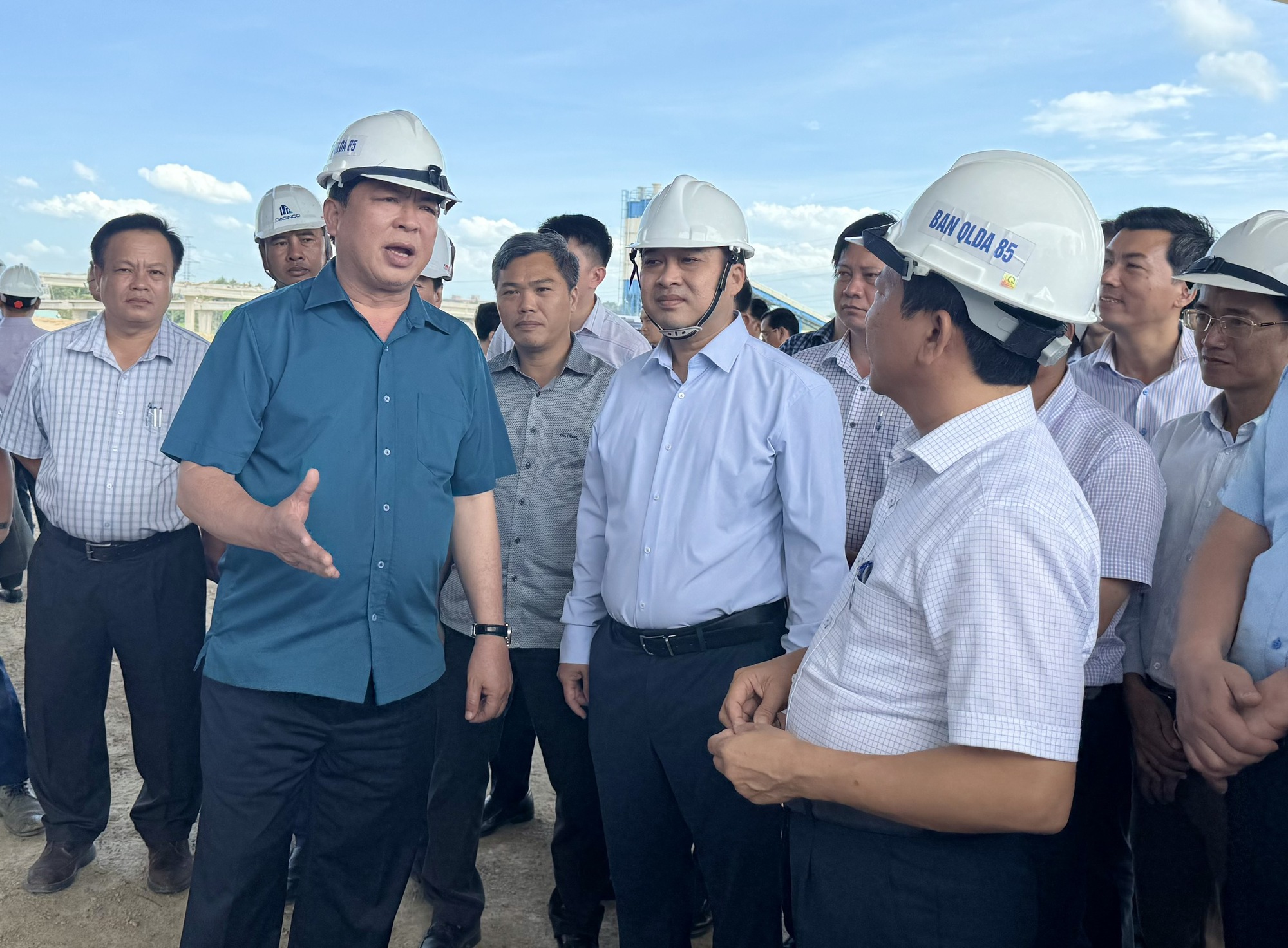 Bộ trưởng Trần Hồng Minh: Trước 19/12 phải th&ocirc;ng xe kỹ thuật cao tốc Bi&ecirc;n H&ograve;a - Vũng T&agrave;u- Ảnh 1.