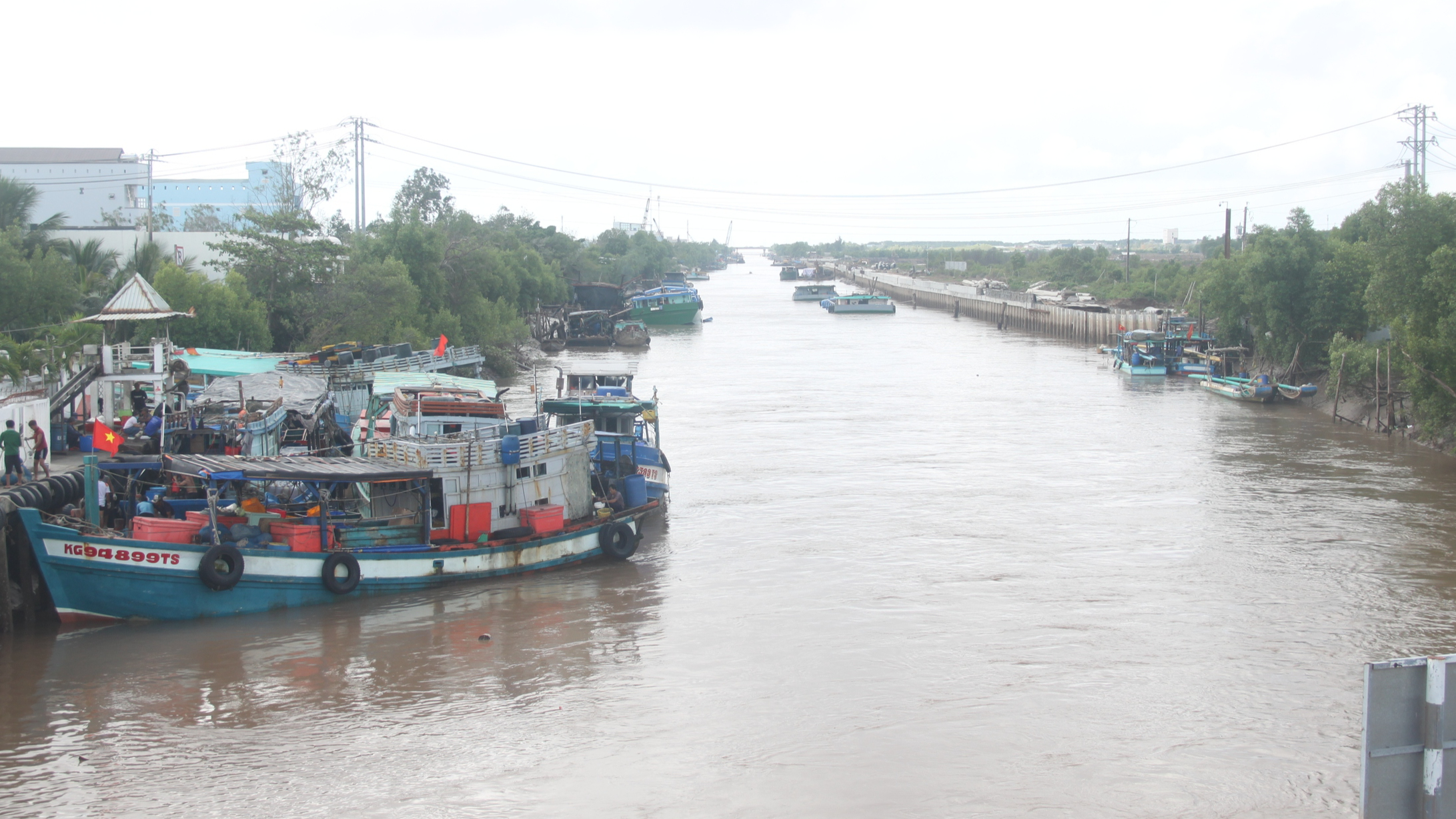 C&agrave; Mau: Nhiều vị tr&iacute; sạt lở nguy cơ đe doạ sản xuất, g&acirc;y hư hỏng đường giao th&ocirc;ng- Ảnh 1.
