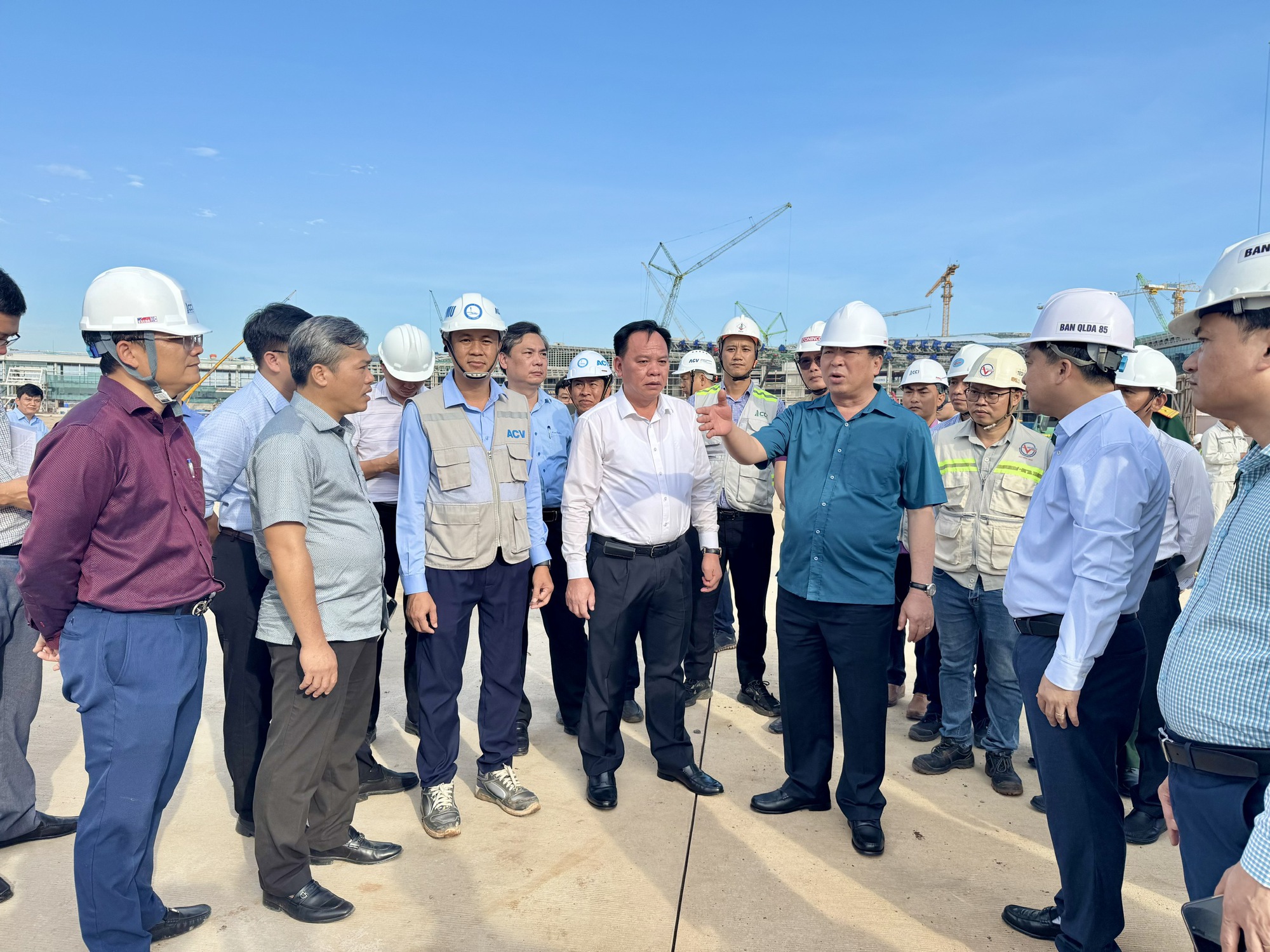 Bộ trưởng Trần Hồng Minh: Trước 19/12 phải th&ocirc;ng xe kỹ thuật cao tốc Bi&ecirc;n H&ograve;a - Vũng T&agrave;u- Ảnh 9.