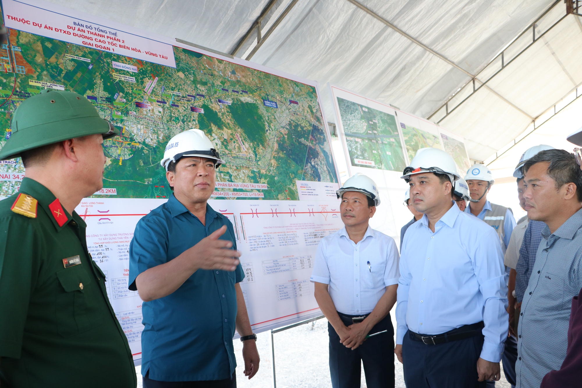 Bộ trưởng Trần Hồng Minh: Trước 19/12 phải th&ocirc;ng xe kỹ thuật cao tốc Bi&ecirc;n H&ograve;a - Vũng T&agrave;u- Ảnh 6.