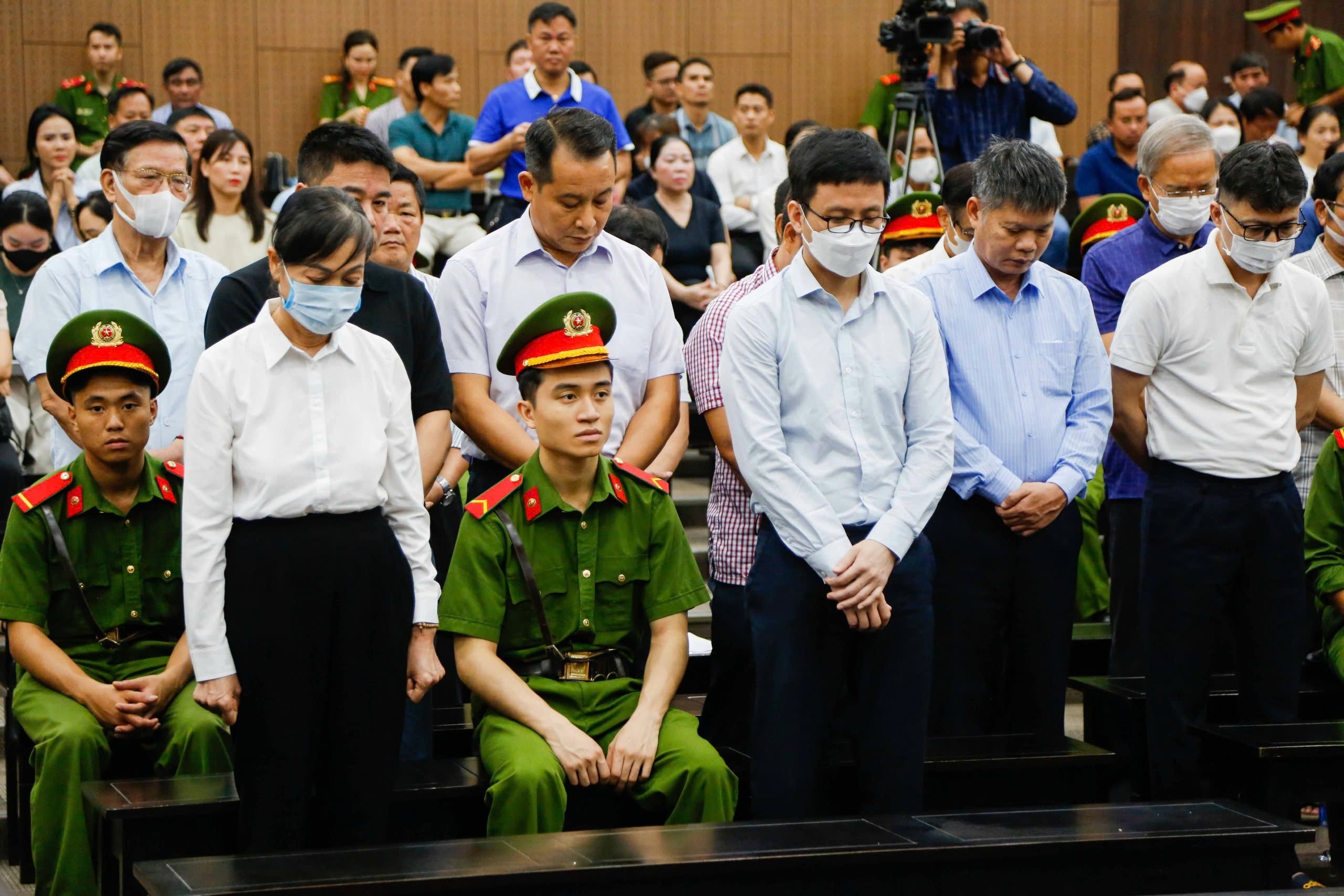T&ograve;a ph&aacute;n quyết ra sao về 196 l&ocirc; đất li&ecirc;n quan cựu Chủ tịch Ph&uacute;c Sơn Nguyễn Văn Hậu?- Ảnh 1.